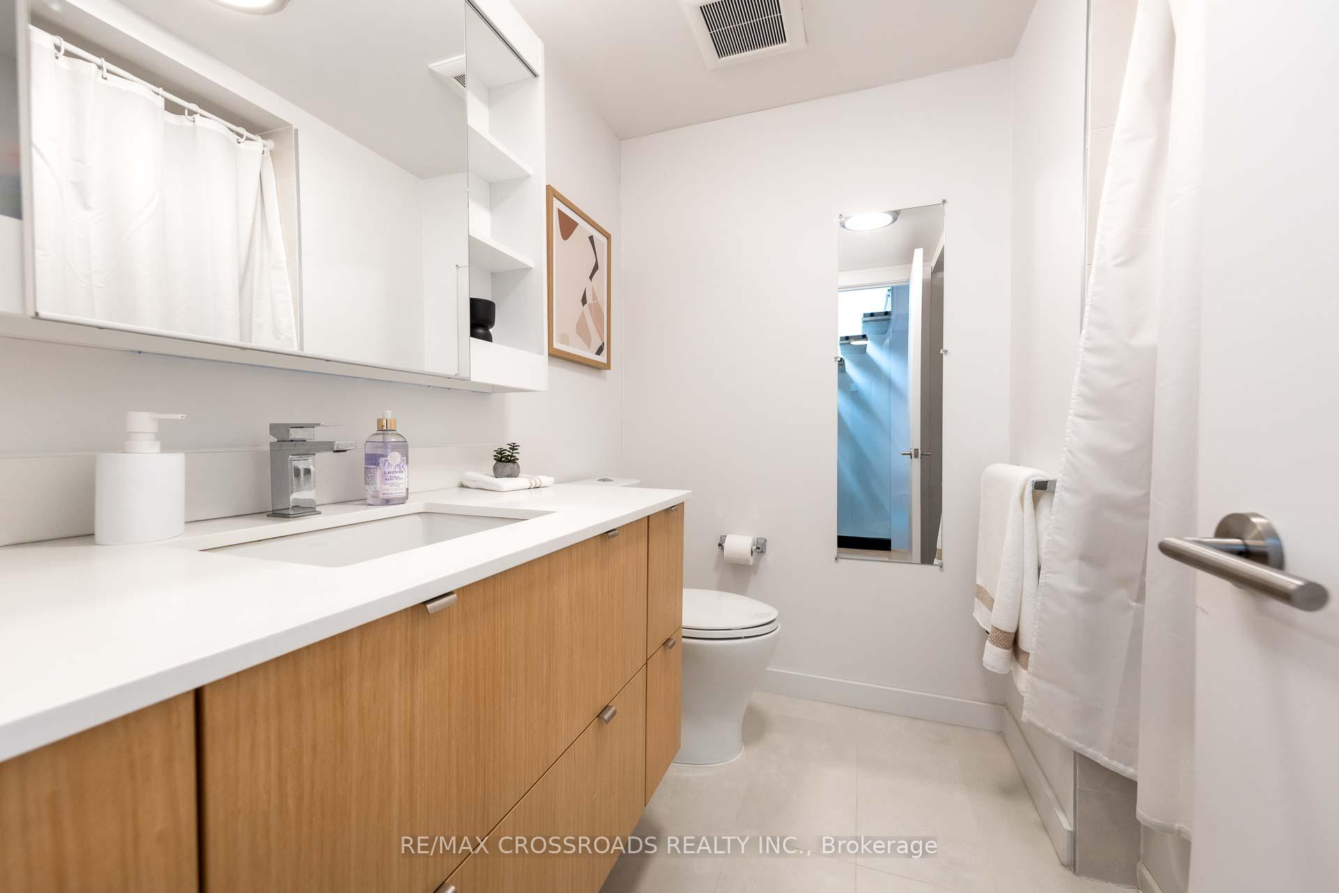 Photo 37 of 536A Eglinton Avenue E, Toronto, Mount Pleasant East — HOMEH