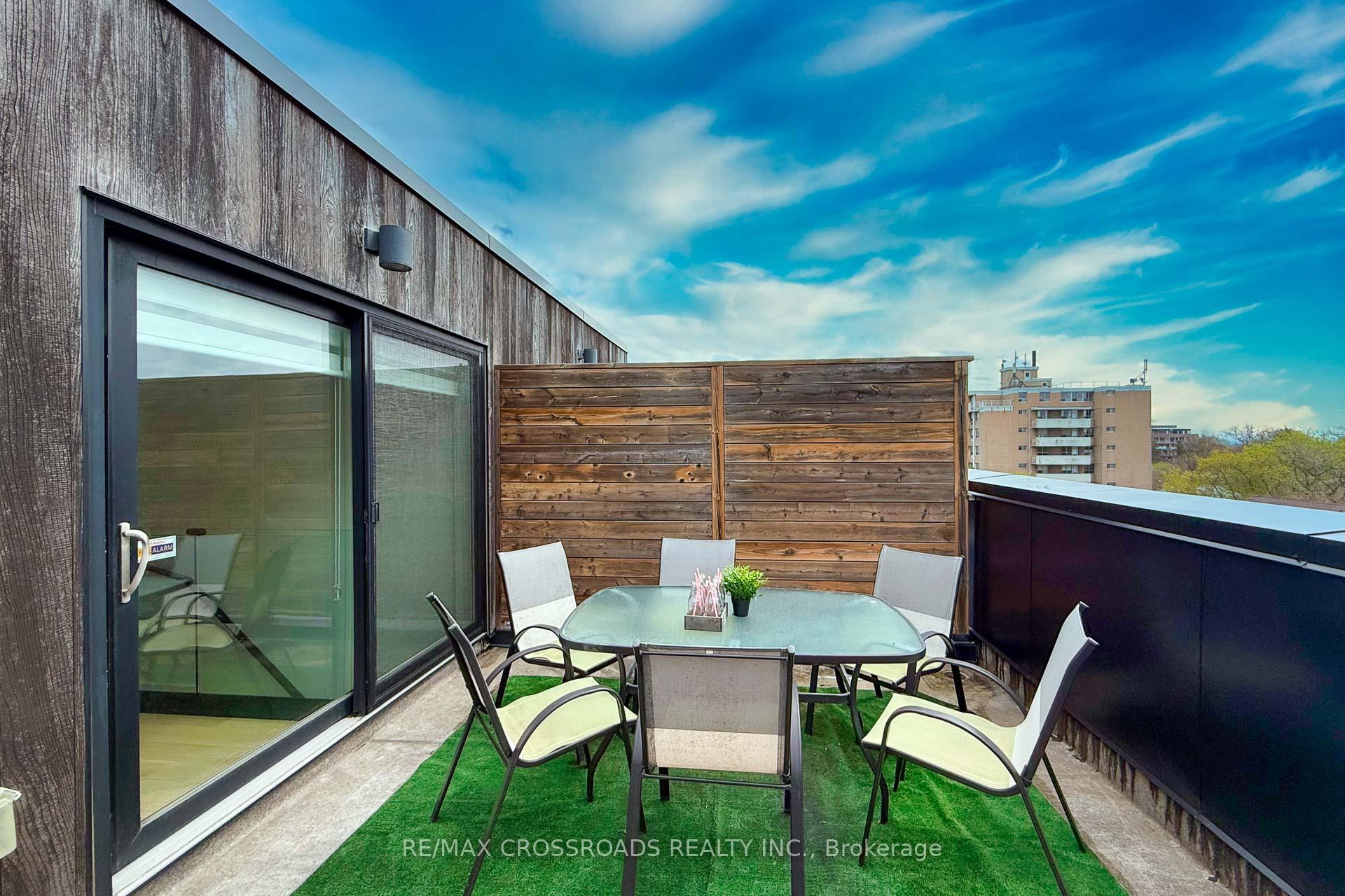 Photo 44 of 536A Eglinton Avenue E, Toronto, Mount Pleasant East — HOMEH