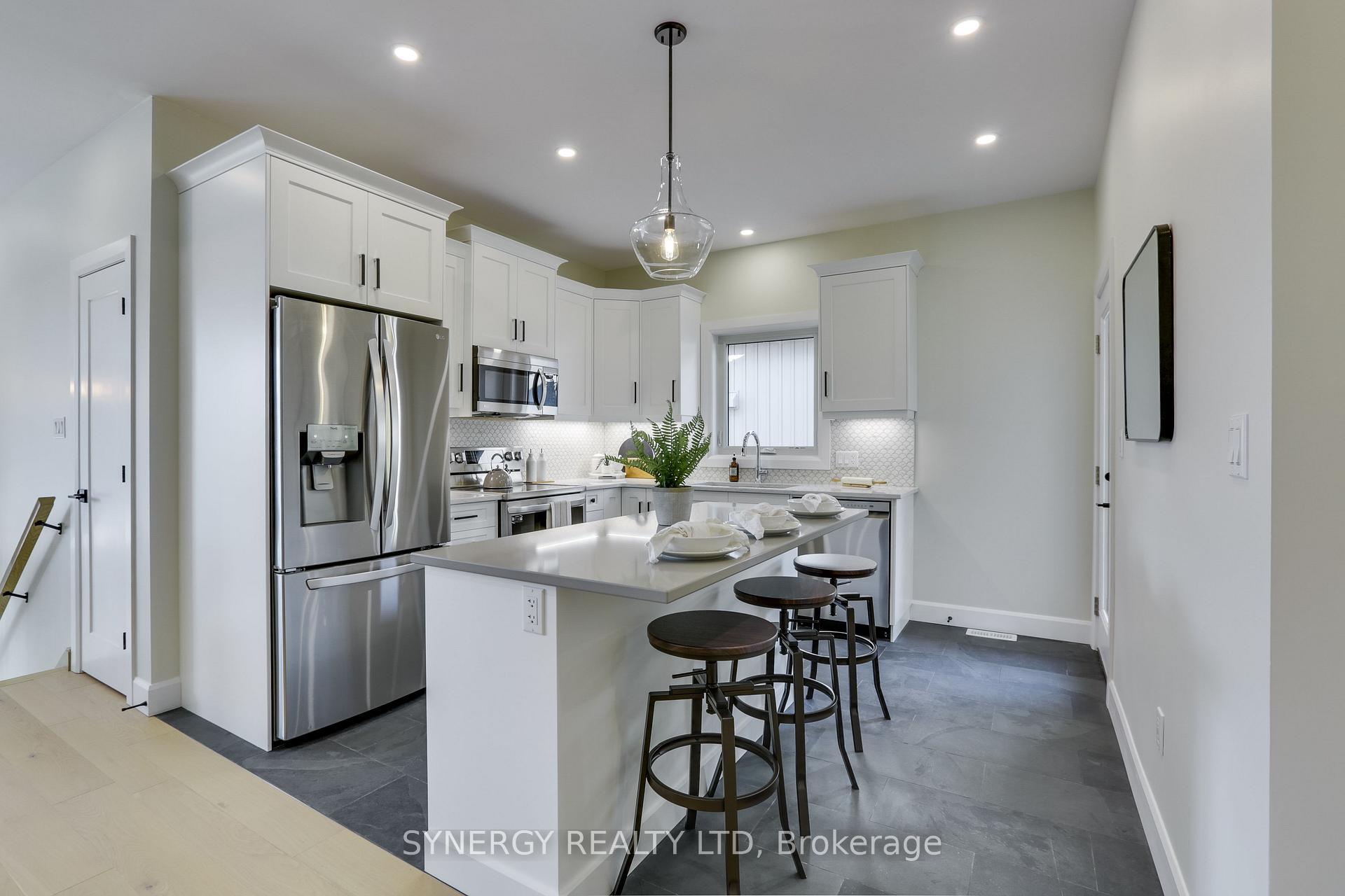 Photo 10 of 3 Haddon Lane, Strathroy-Caradoc, NW — HOMEH