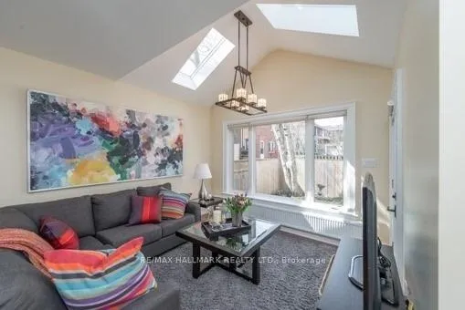 Photo 4 of 142 Forman Avenue, Toronto, Mount Pleasant East — HOMEH