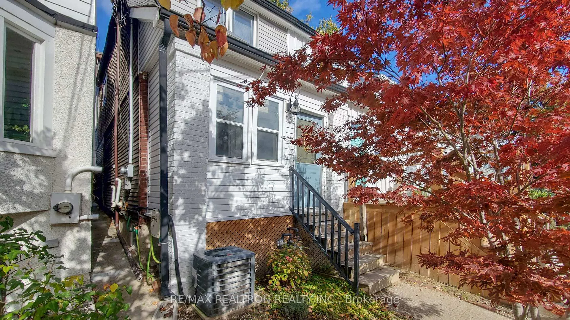 Photo 4 of 92 Walpole Avenue, Toronto, Greenwood-Coxwell — HOMEH