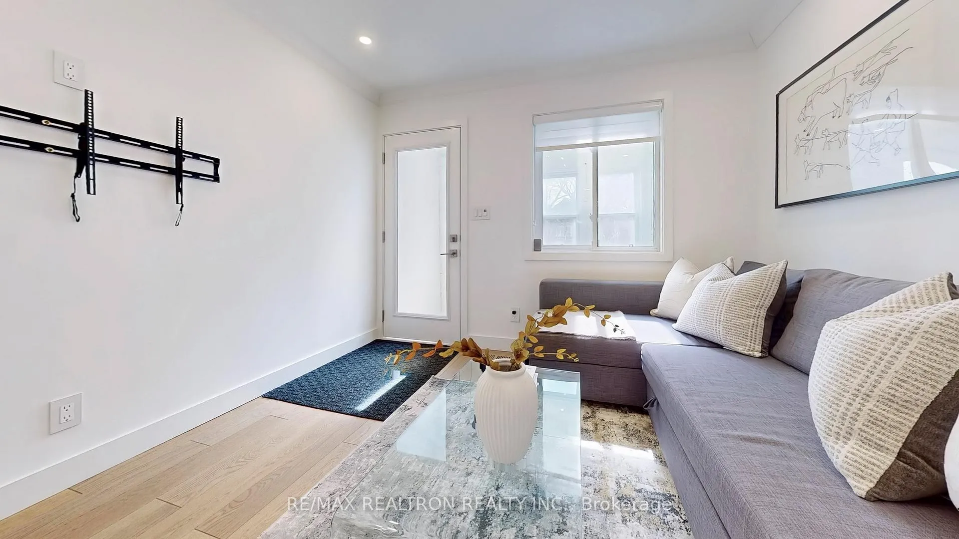 Photo 13 of 92 Walpole Avenue, Toronto, Greenwood-Coxwell — HOMEH