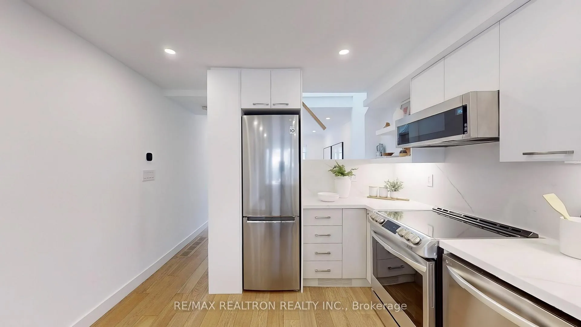 Photo 16 of 92 Walpole Avenue, Toronto, Greenwood-Coxwell — HOMEH