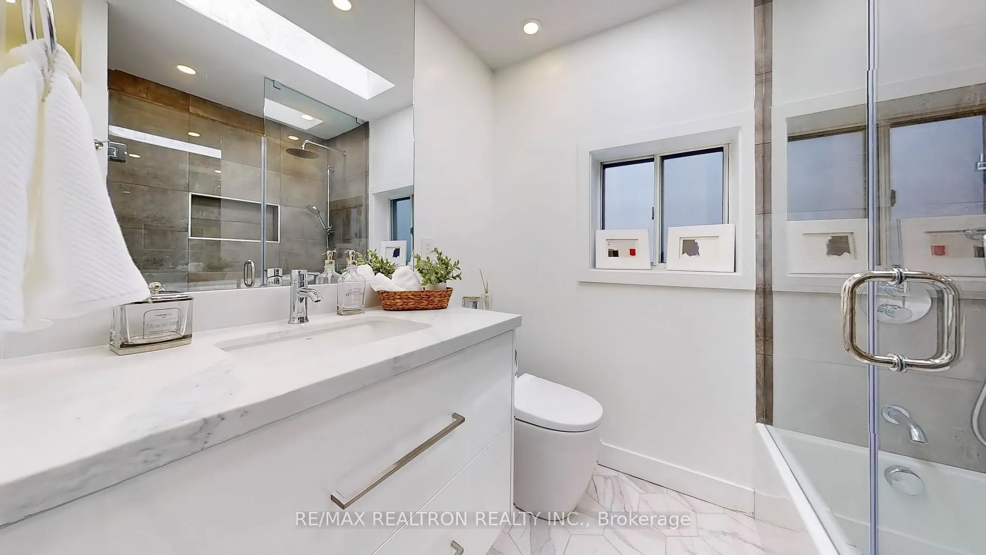 Photo 29 of 92 Walpole Avenue, Toronto, Greenwood-Coxwell — HOMEH