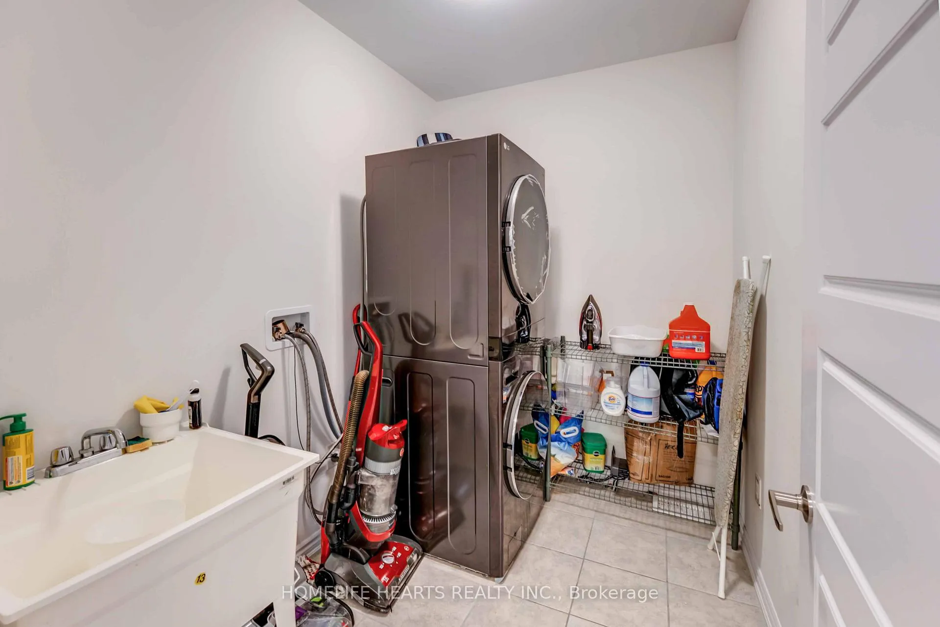 Photo 8 of 36 Esther Crescent, Thorold, Hurricane/Merrittville — HOMEH