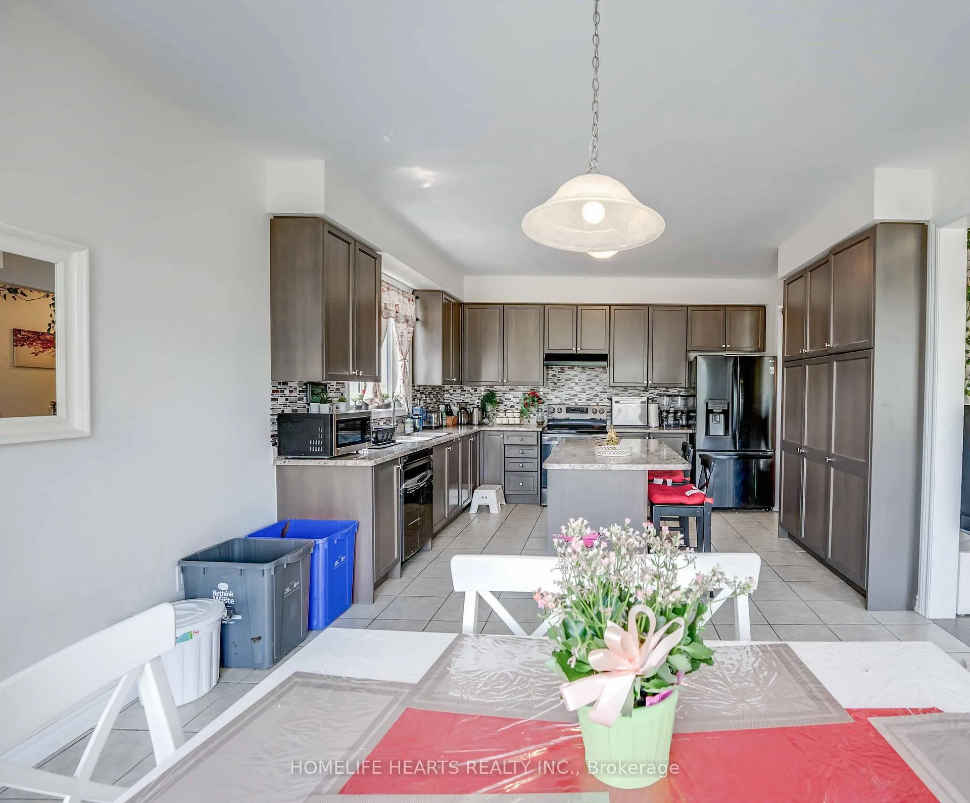 Photo 12 of 36 Esther Crescent, Thorold, Hurricane/Merrittville — HOMEH