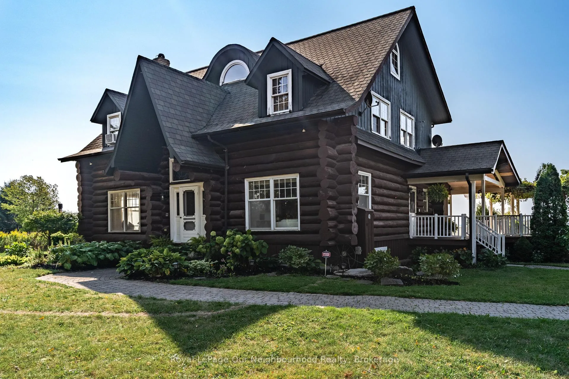 Front of 3741 Lakeshore Road E
