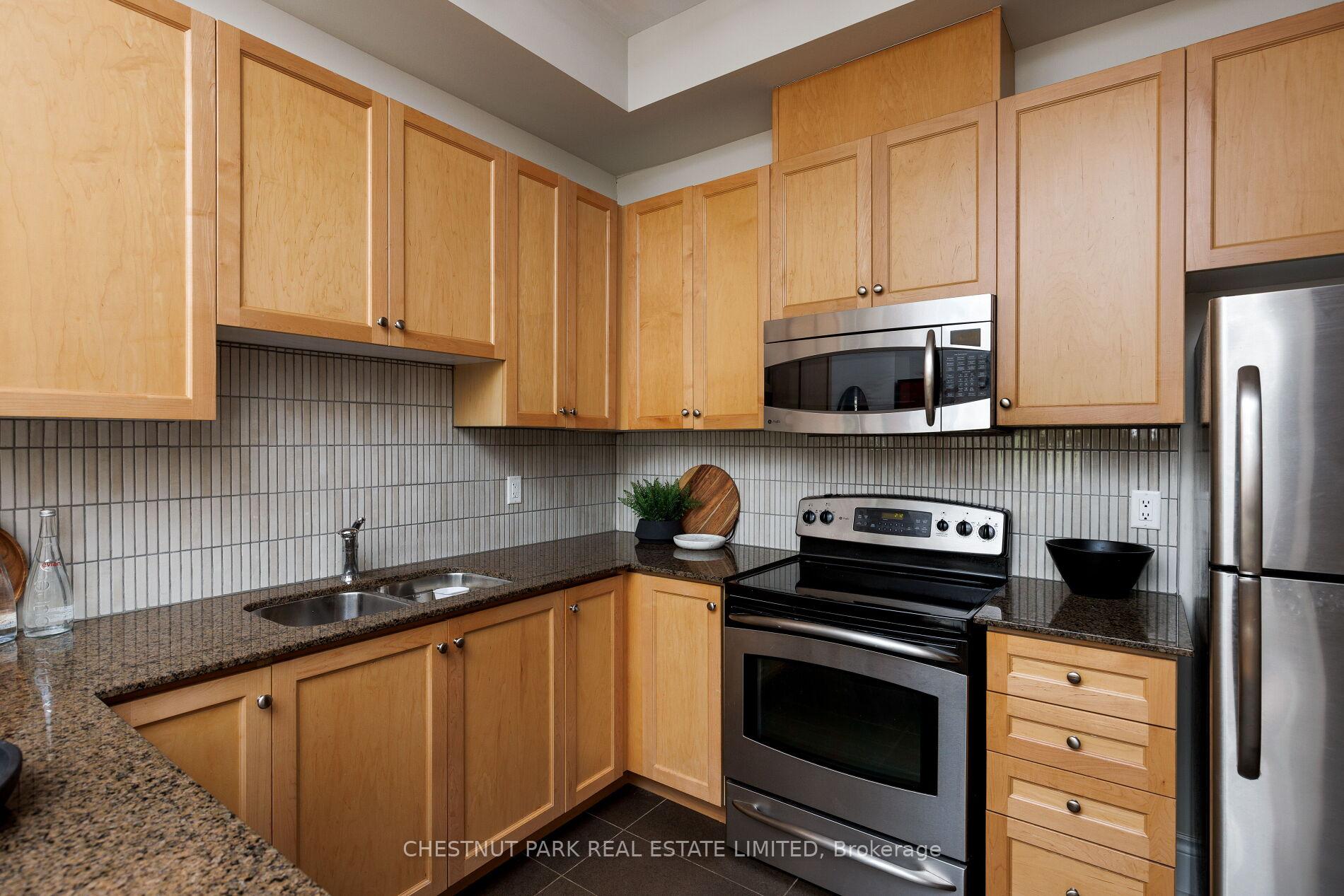 Photo 9 of 53 Connaught Avenue, Toronto, Greenwood-Coxwell — HOMEH