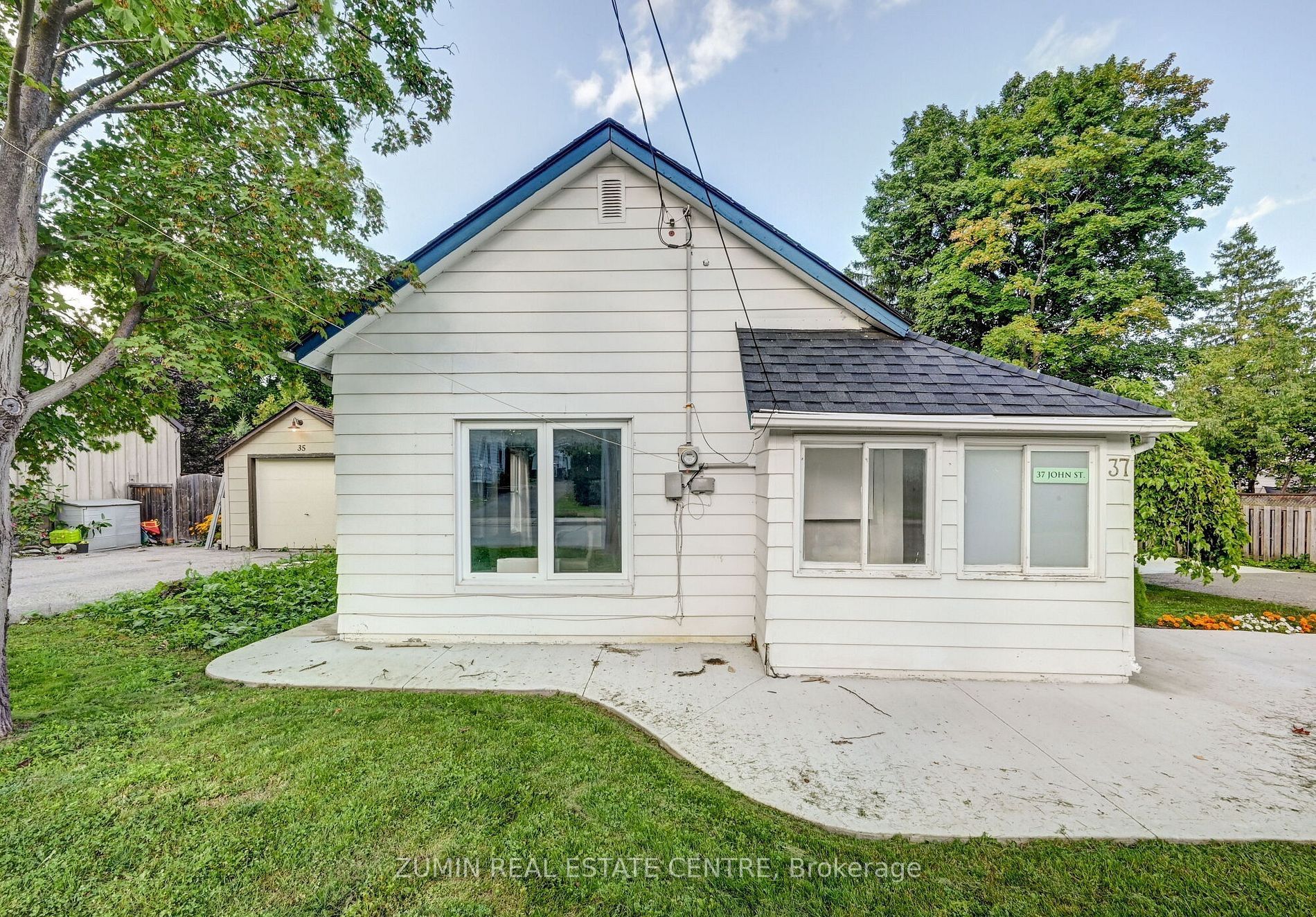 Photo 4 of 37 John Street, Orangeville — HOMEH