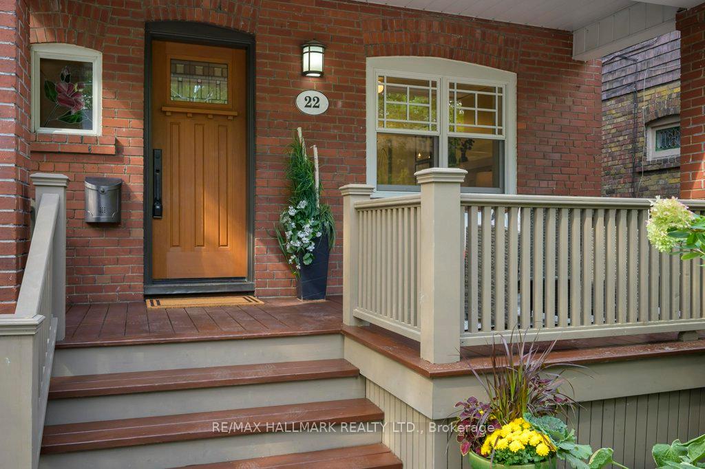 Photo 4 of 22 Beck Avenue, Toronto, East End-Danforth — HOMEH