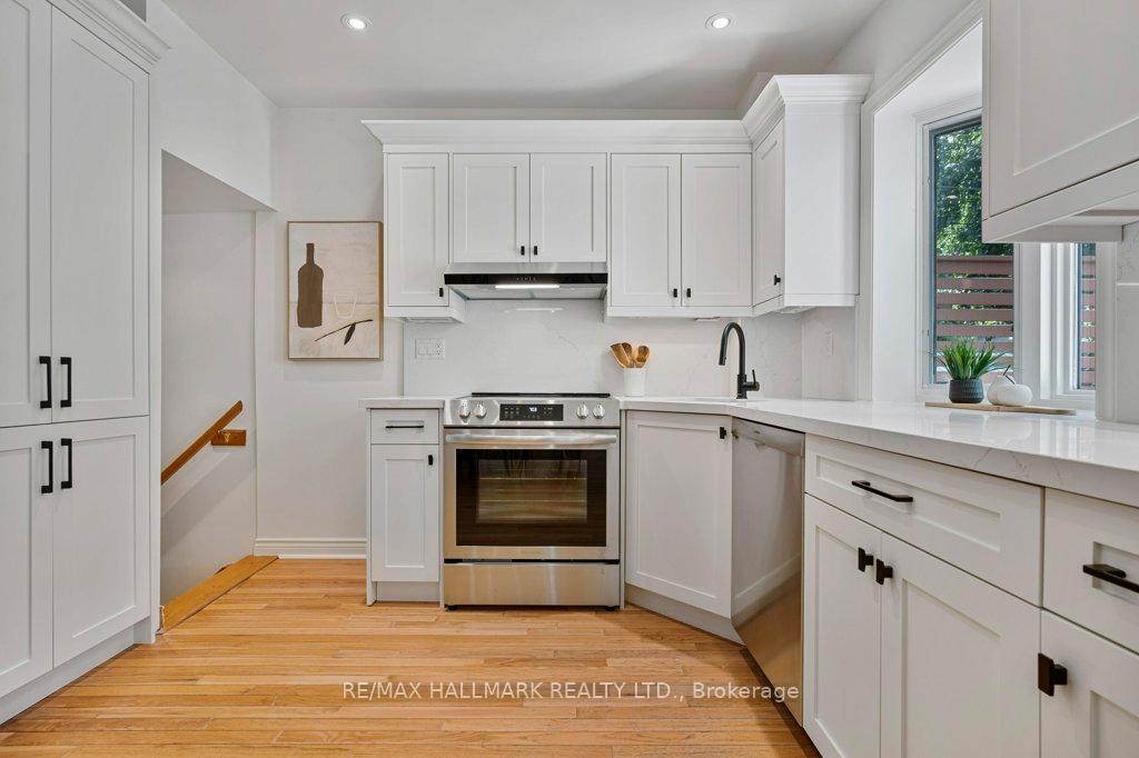 Photo 18 of 22 Beck Avenue, Toronto, East End-Danforth — HOMEH
