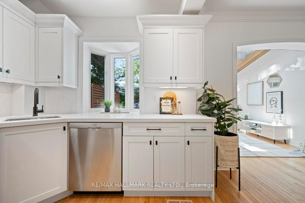 Photo 19 of 22 Beck Avenue, Toronto, East End-Danforth — HOMEH