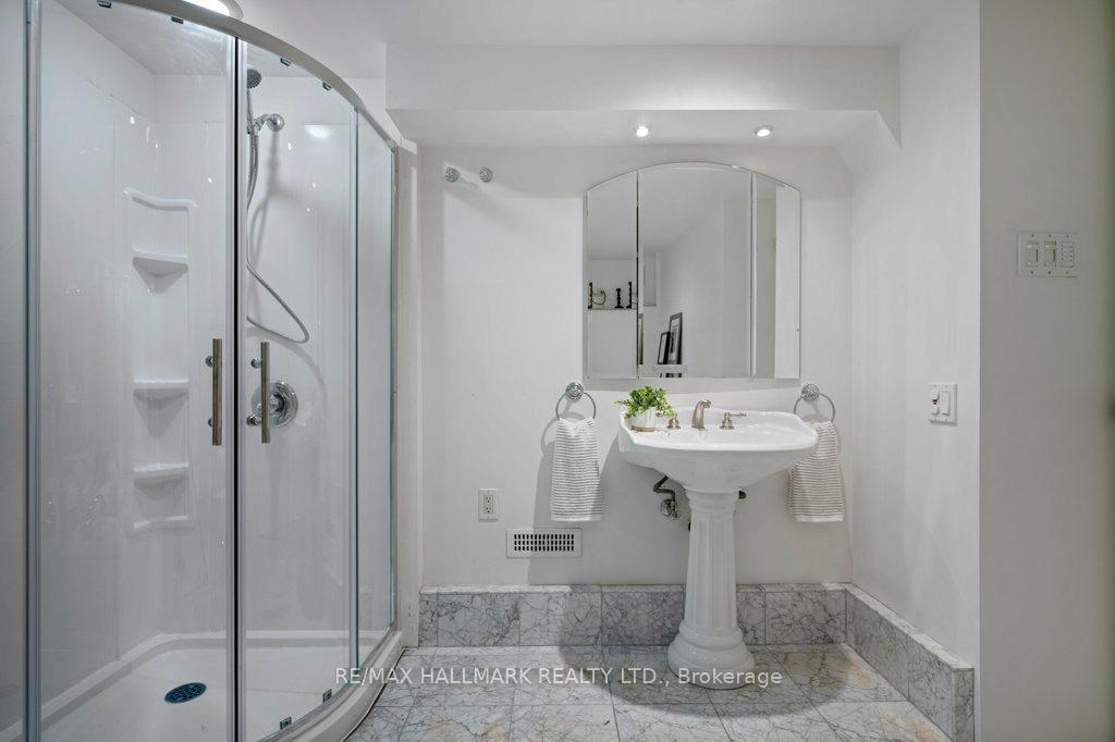 Photo 38 of 22 Beck Avenue, Toronto, East End-Danforth — HOMEH