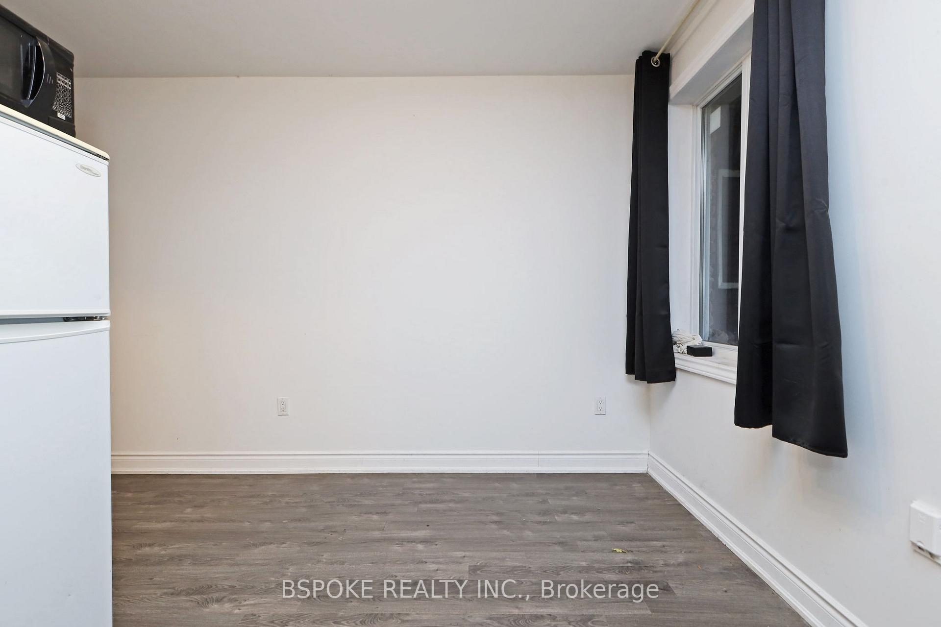Photo 7 of Unit Bsmt, 176 Hiawatha Road, Toronto, Greenwood-Coxwell — HOMEH