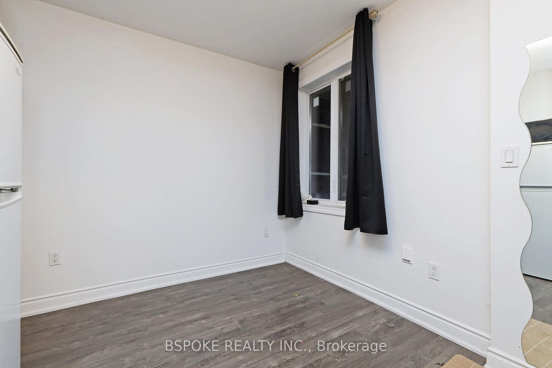 Photo 8 of Unit Bsmt, 176 Hiawatha Road, Toronto, Greenwood-Coxwell — HOMEH