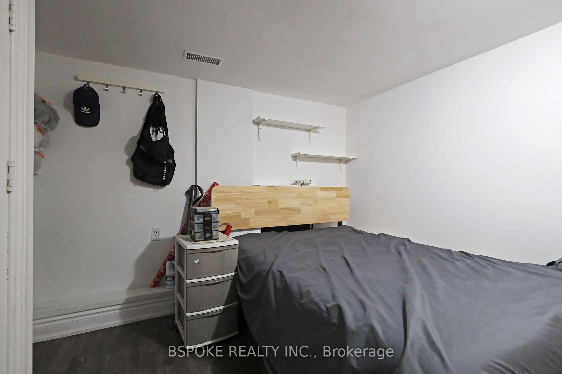 Photo 10 of Unit Bsmt, 176 Hiawatha Road, Toronto, Greenwood-Coxwell — HOMEH