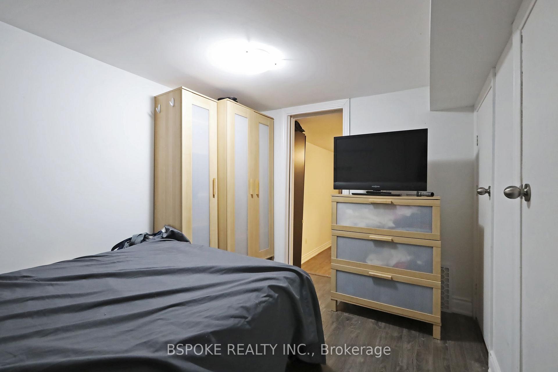 Photo 11 of Unit Bsmt, 176 Hiawatha Road, Toronto, Greenwood-Coxwell — HOMEH