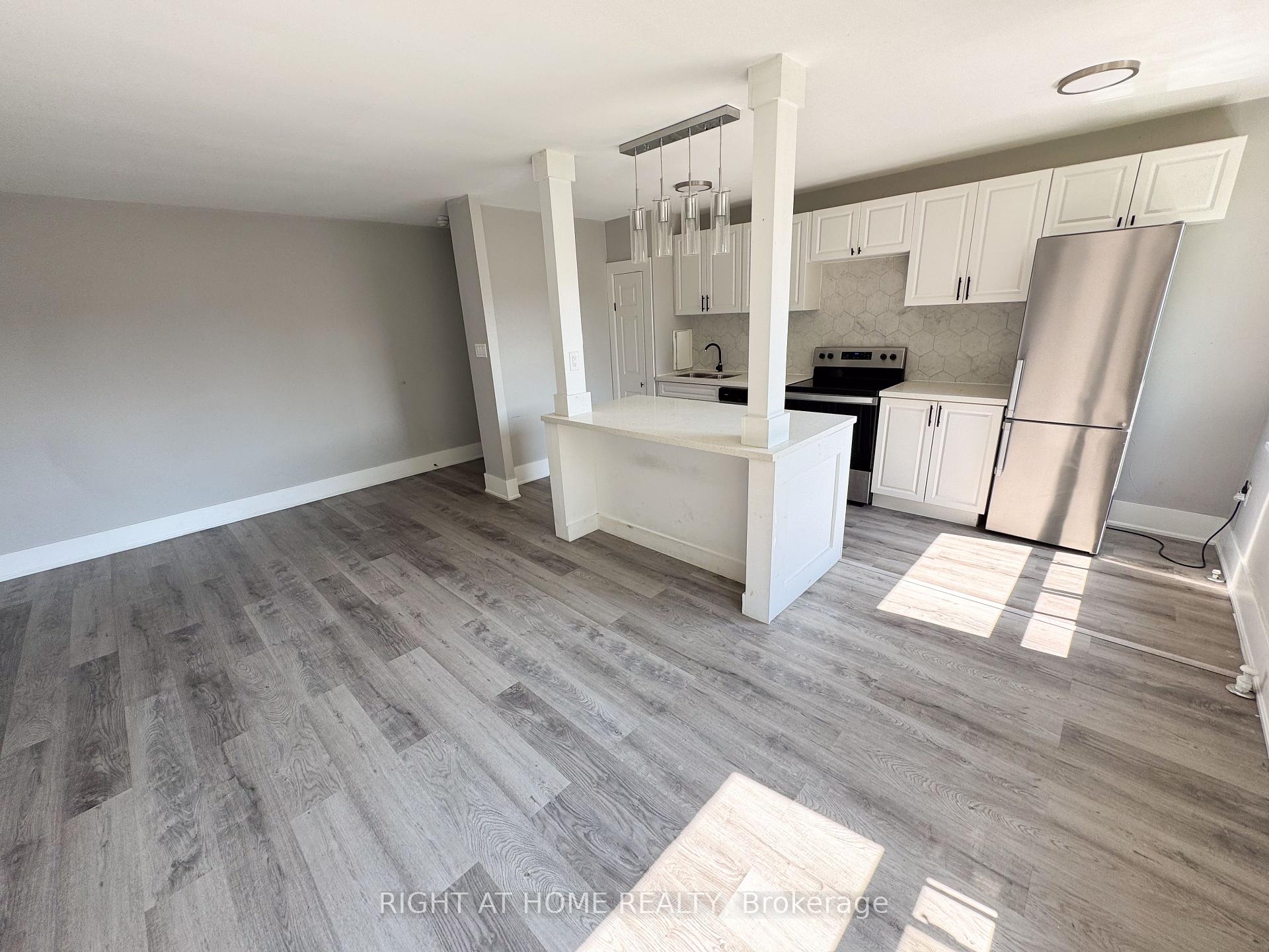 Photo 1 of Unit 306, 896 Eglinton Avenue E, Toronto, Leaside — HOMEH