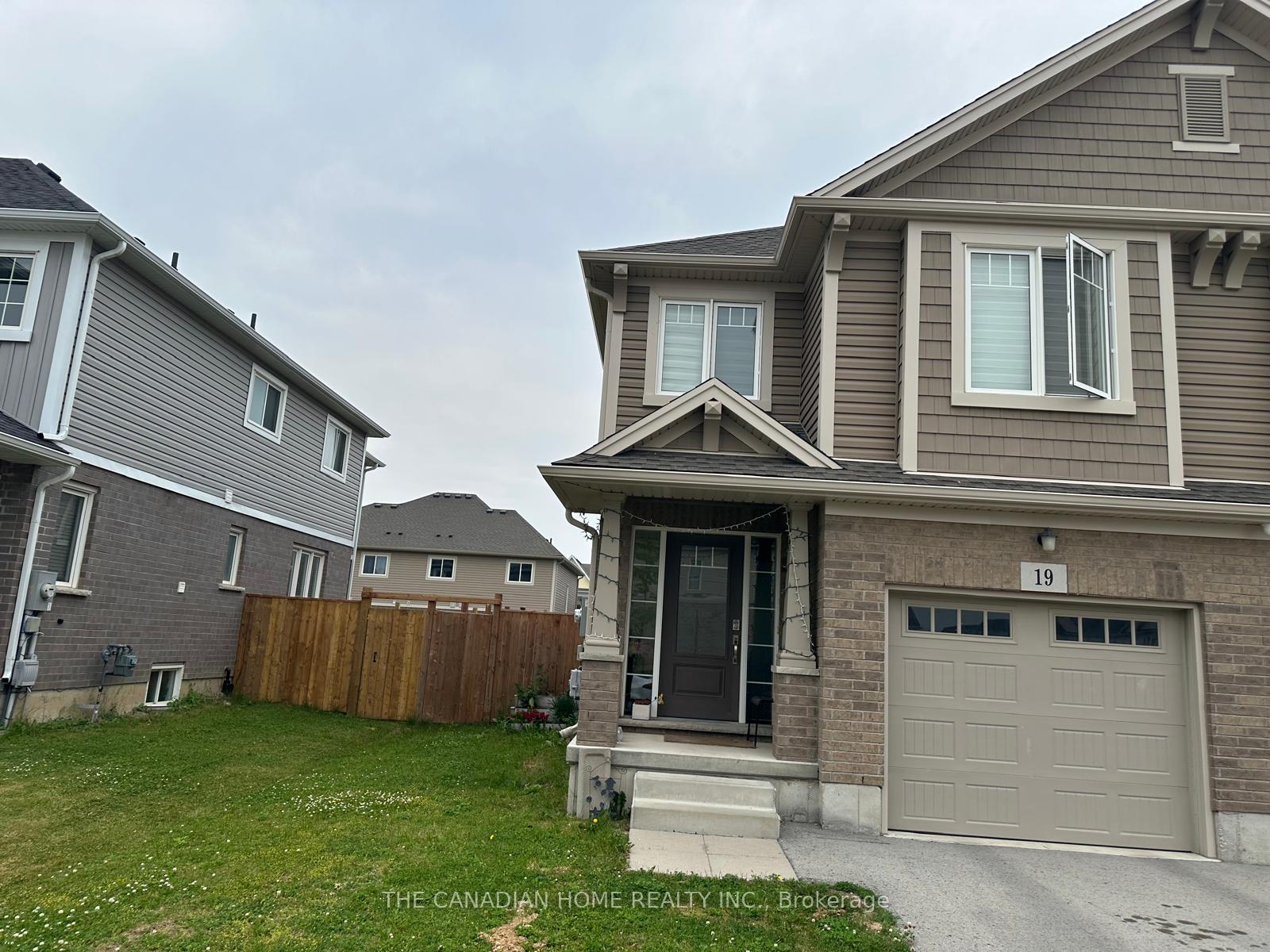 Photo 2 of 19 Hawthorn Avenue, Thorold, Confederation Heights — HOMEH
