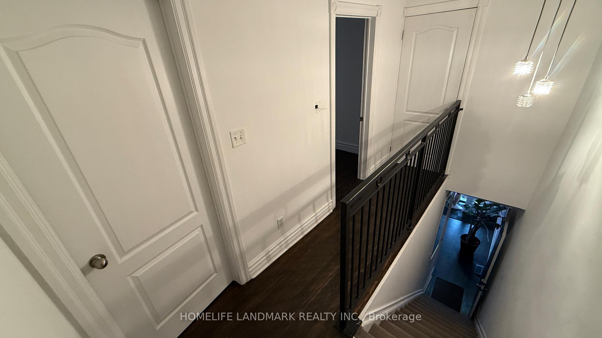 Photo 2 of Unit Second Floor, 666 Mount Pleasant Road, Toronto, Mount Pleasant West — HOMEH
