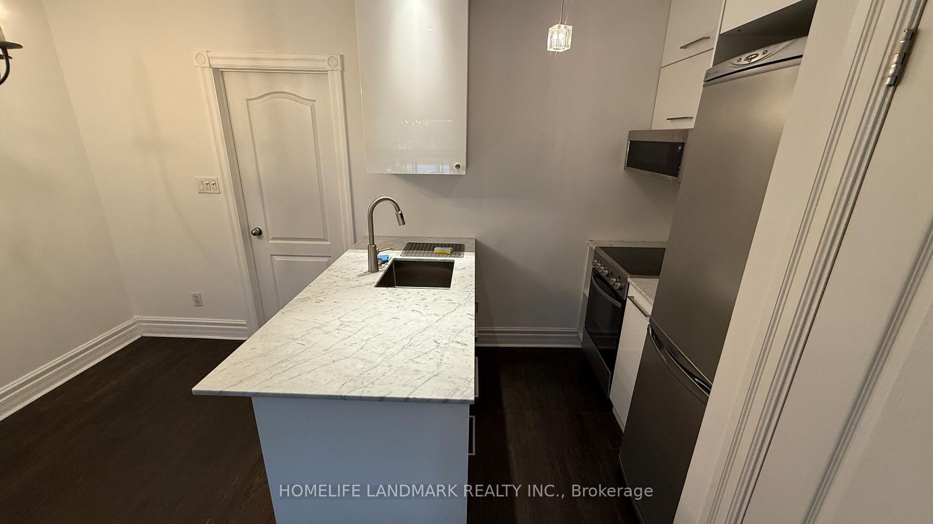 Photo 8 of Unit Second Floor, 666 Mount Pleasant Road, Toronto, Mount Pleasant West — HOMEH