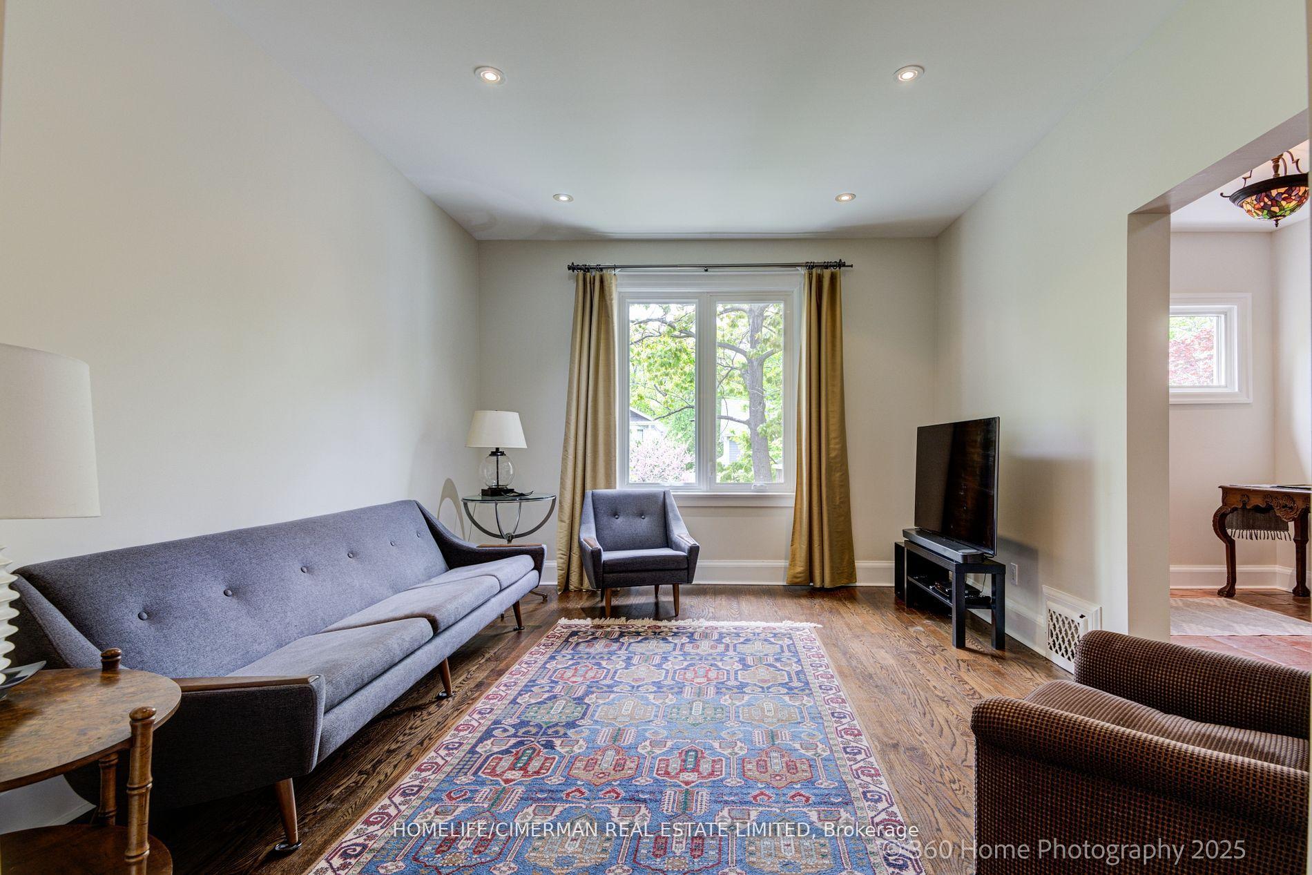Photo 4 of 73 Spruce Hill Road, Toronto, The Beaches — HOMEH