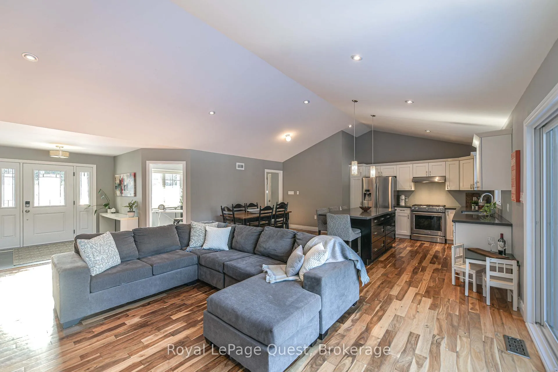 Photo 17 of 2044 Marchmont Road, Severn, Marchmont — HOMEH