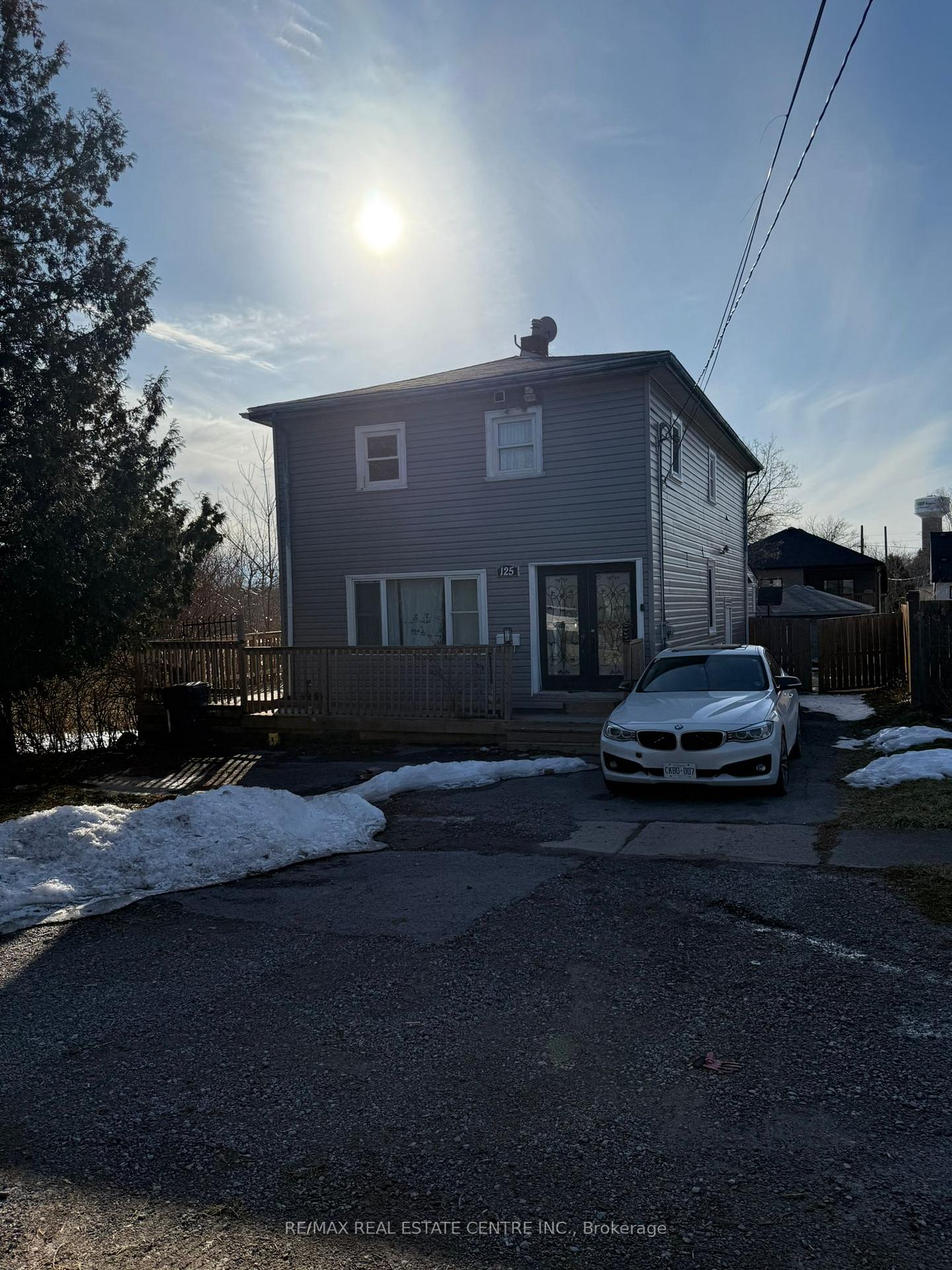 Front of 125 Davis Street