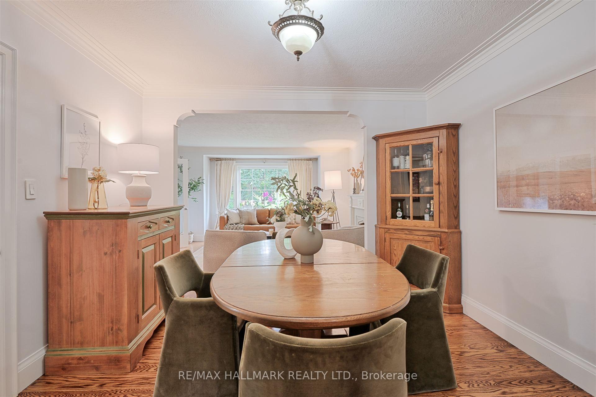 Photo 10 of 4 Rykert Crescent, Toronto, Leaside — HOMEH