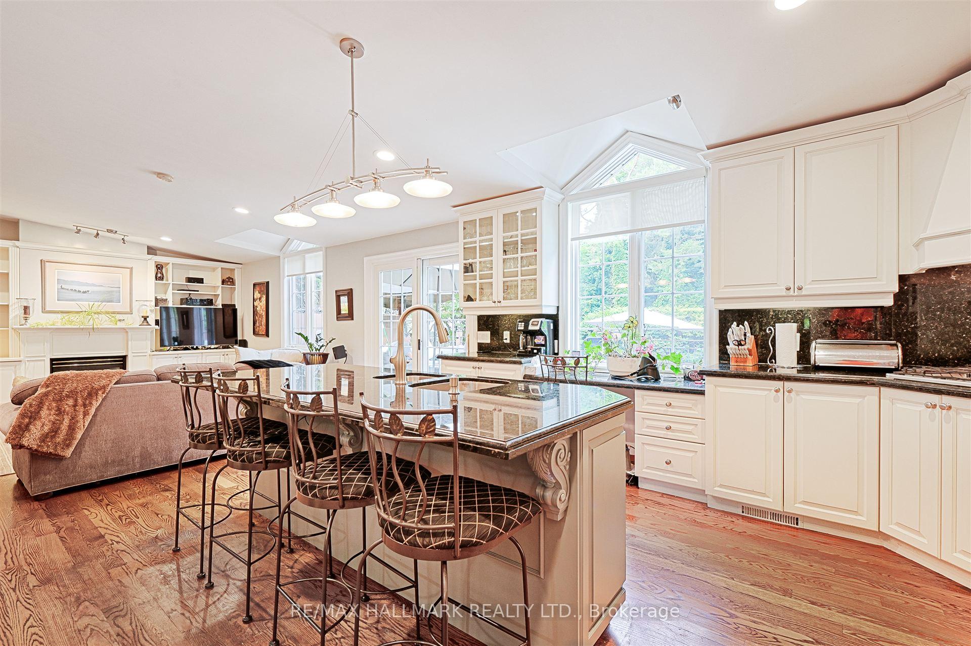 Photo 12 of 4 Rykert Crescent, Toronto, Leaside — HOMEH