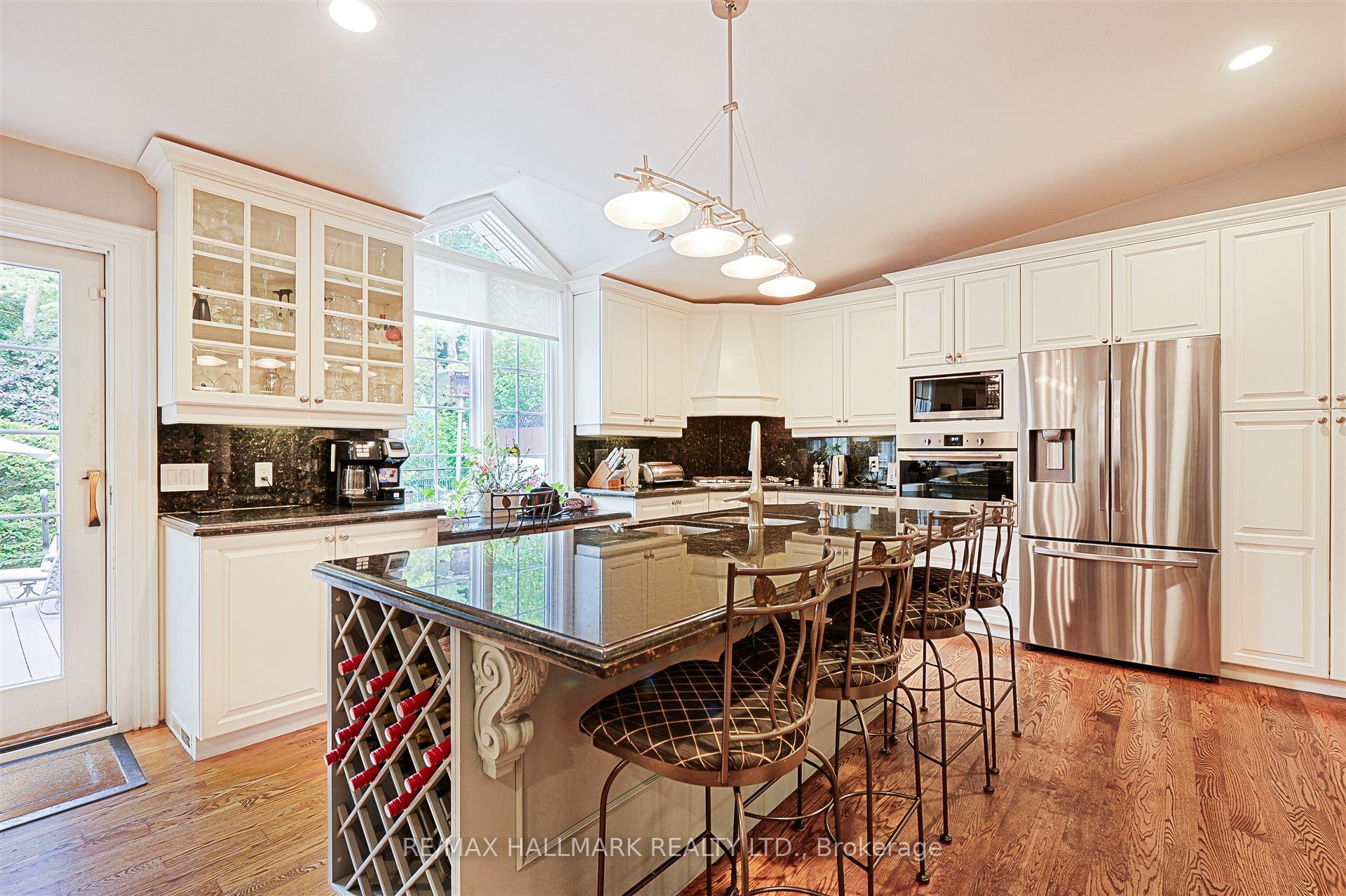 Photo 13 of 4 Rykert Crescent, Toronto, Leaside — HOMEH