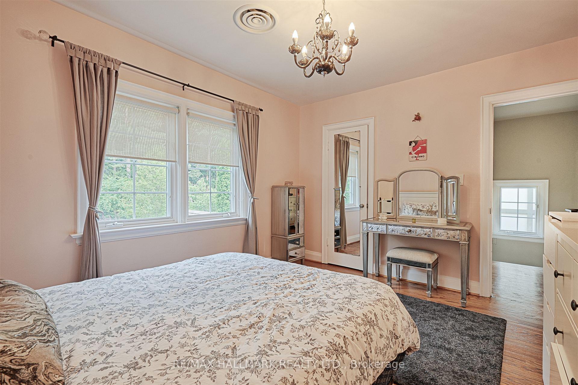 Photo 25 of 4 Rykert Crescent, Toronto, Leaside — HOMEH