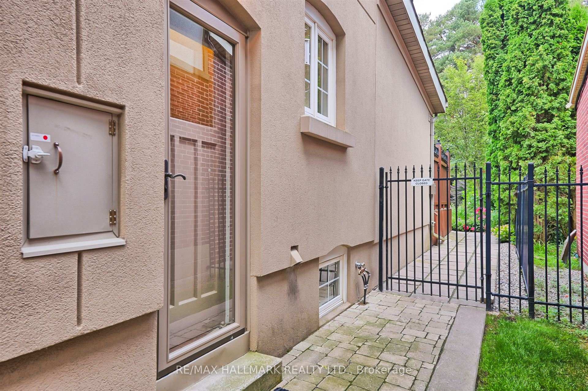 Photo 34 of 4 Rykert Crescent, Toronto, Leaside — HOMEH
