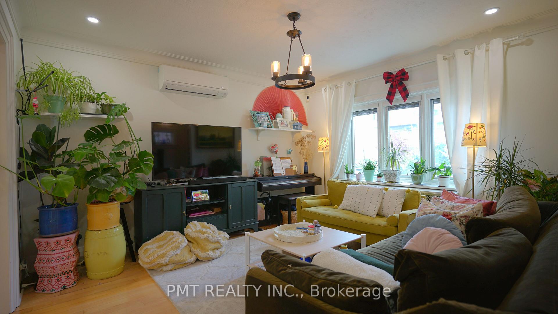 Photo 4 of 581 Soudan Avenue, Toronto, Mount Pleasant East — HOMEH