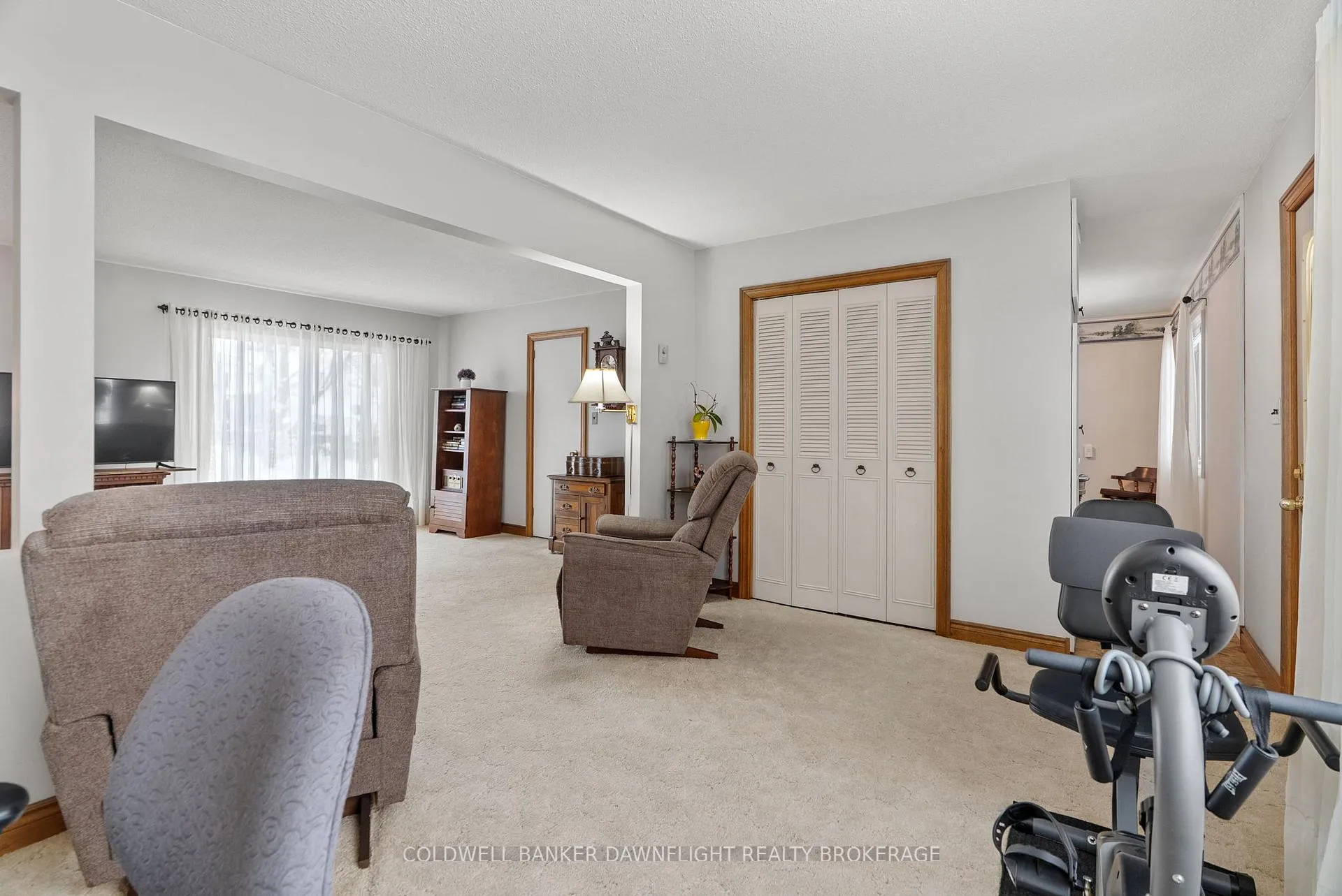 Photo 11 of 164 Oxford Street W, Bluewater, Hensall — HOMEH