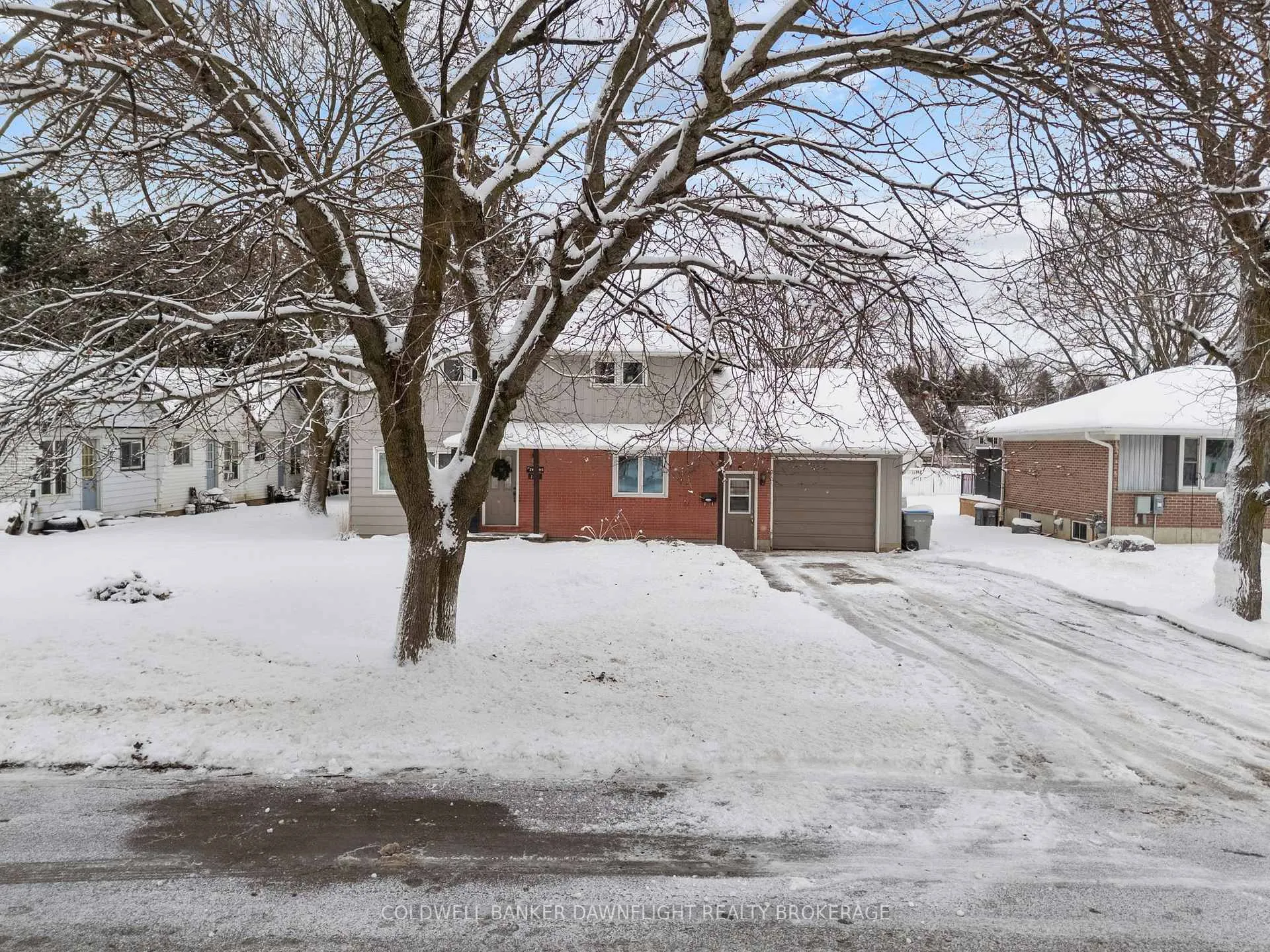 Photo 43 of 164 Oxford Street W, Bluewater, Hensall — HOMEH