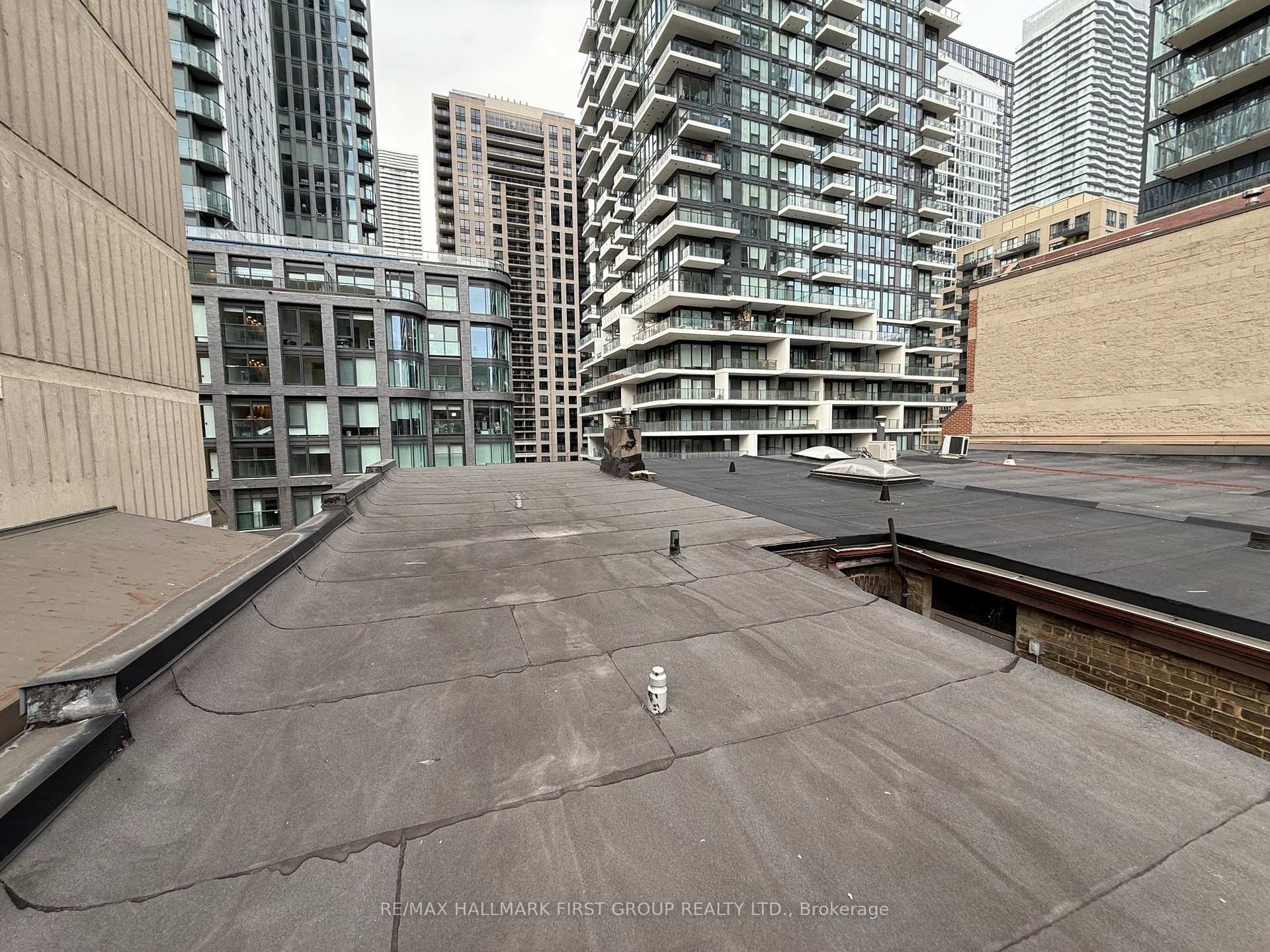 Photo 31 of 37 Mutual Street, Toronto, Church-Yonge Corridor — HOMEH