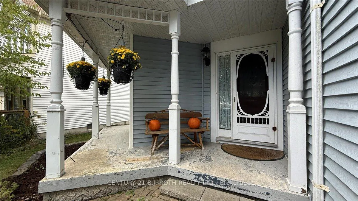 Photo 4 of 995 Linden Street, Innisfil, Rural Innisfil — HOMEH
