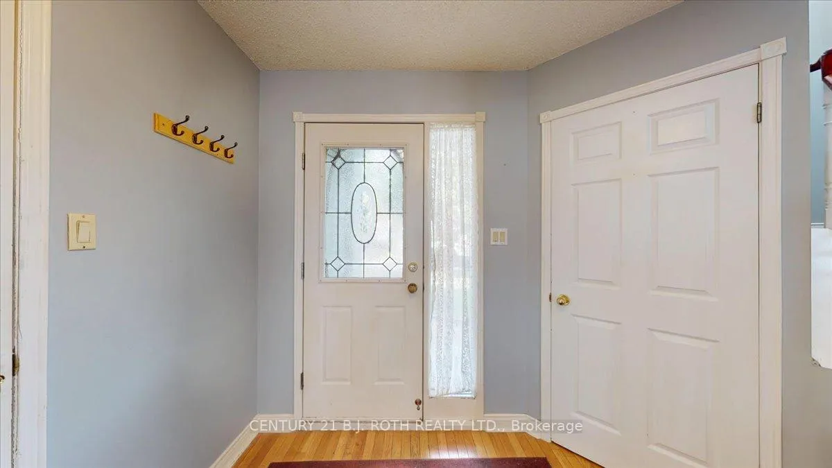 Photo 5 of 995 Linden Street, Innisfil, Rural Innisfil — HOMEH