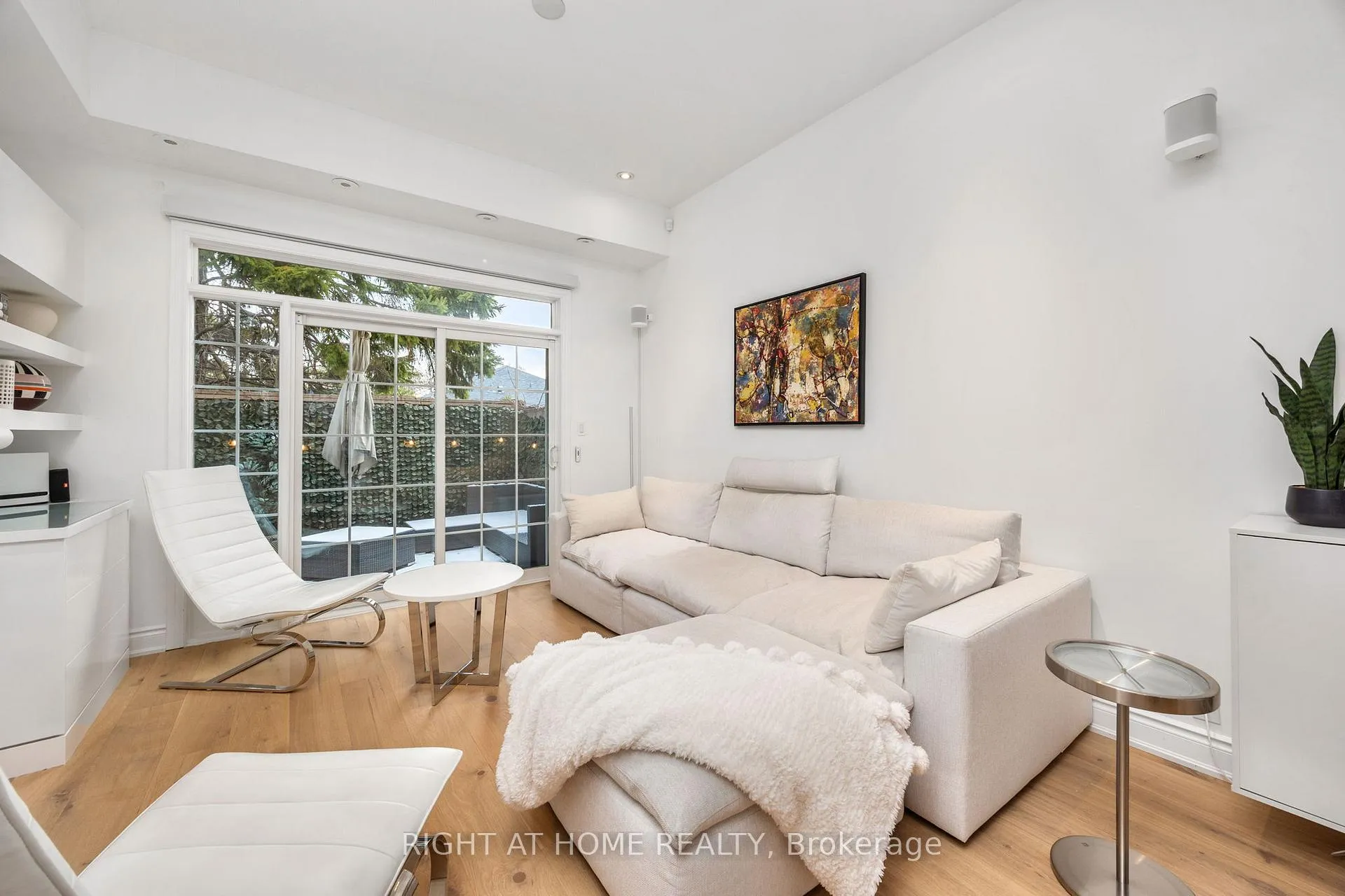 Photo 2 of 1011 Dundas Street E, Toronto, South Riverdale — HOMEH
