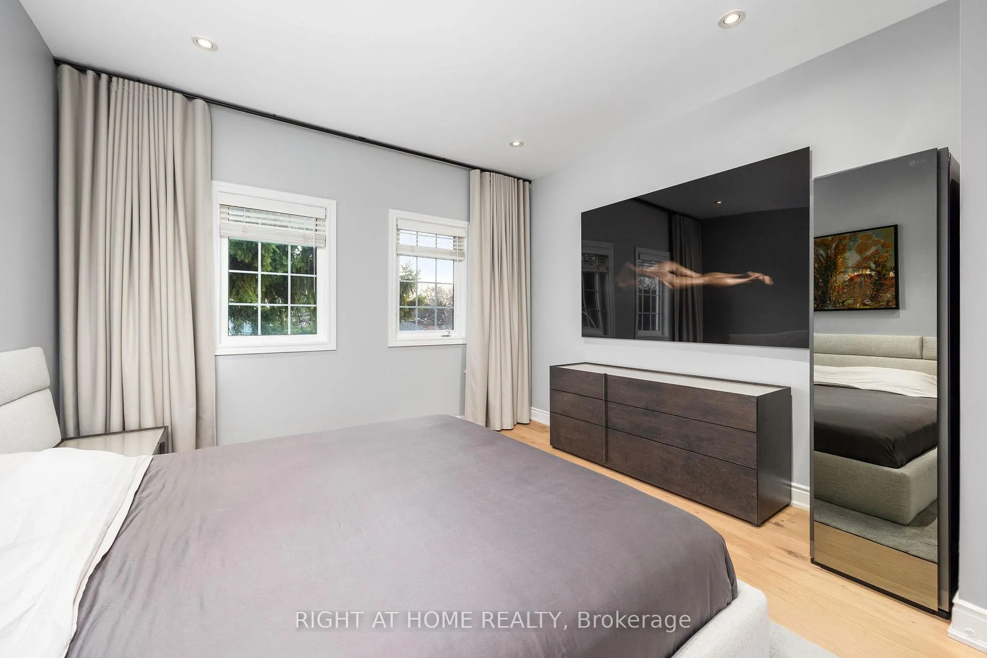 Photo 13 of 1011 Dundas Street E, Toronto, South Riverdale — HOMEH