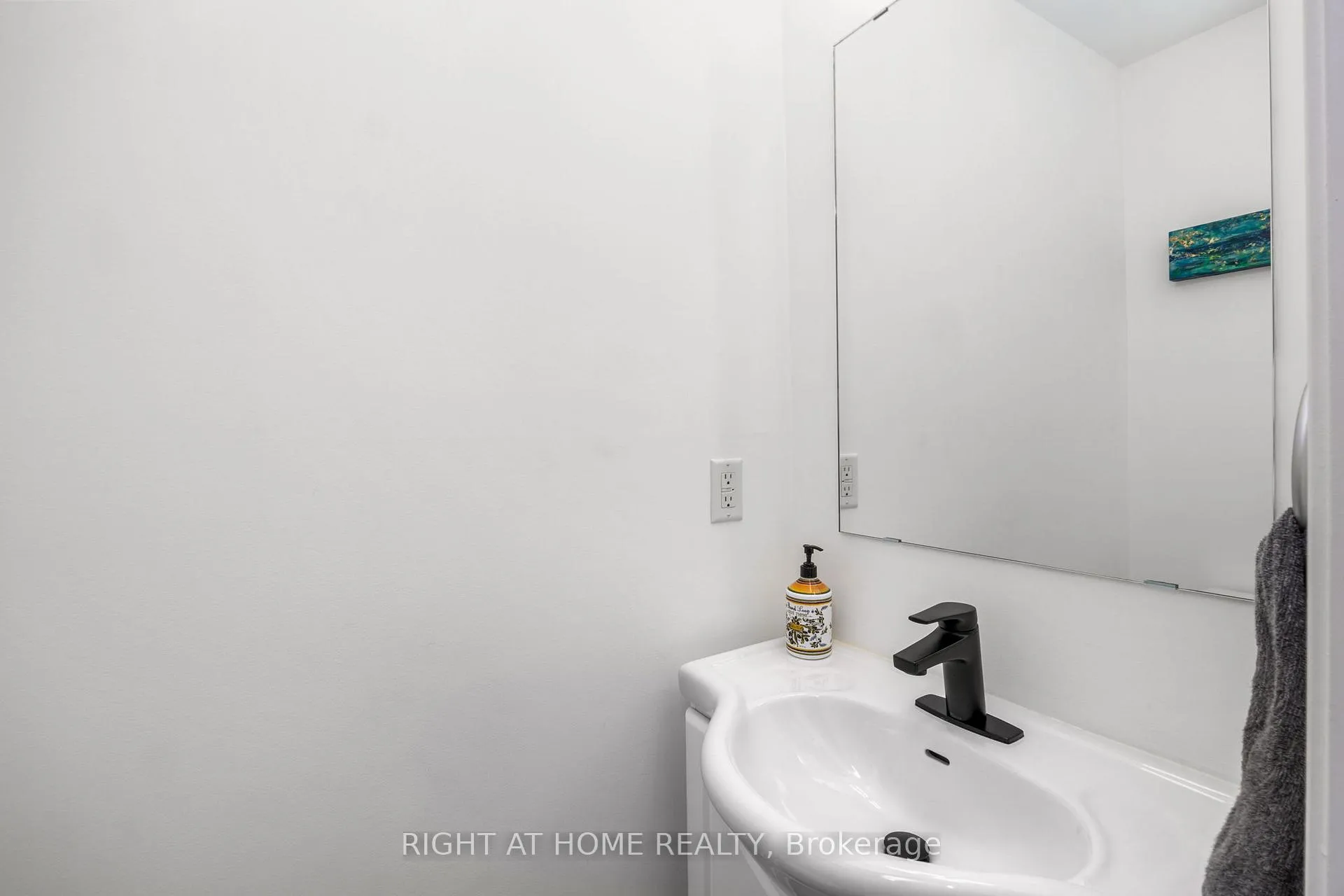 Photo 24 of 1011 Dundas Street E, Toronto, South Riverdale — HOMEH