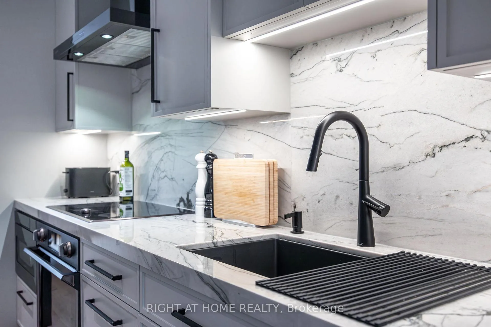 Photo 26 of 1011 Dundas Street E, Toronto, South Riverdale — HOMEH