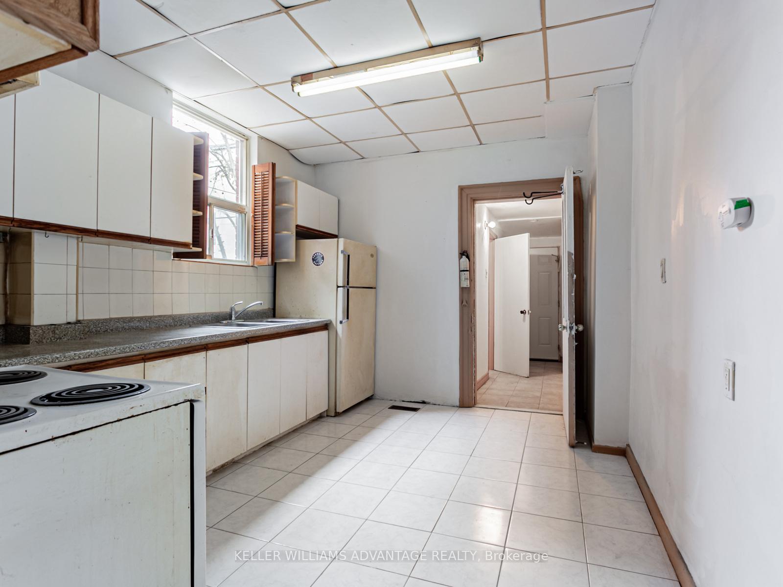 Photo 5 of 1042 Dundas Street E, Toronto, South Riverdale — HOMEH