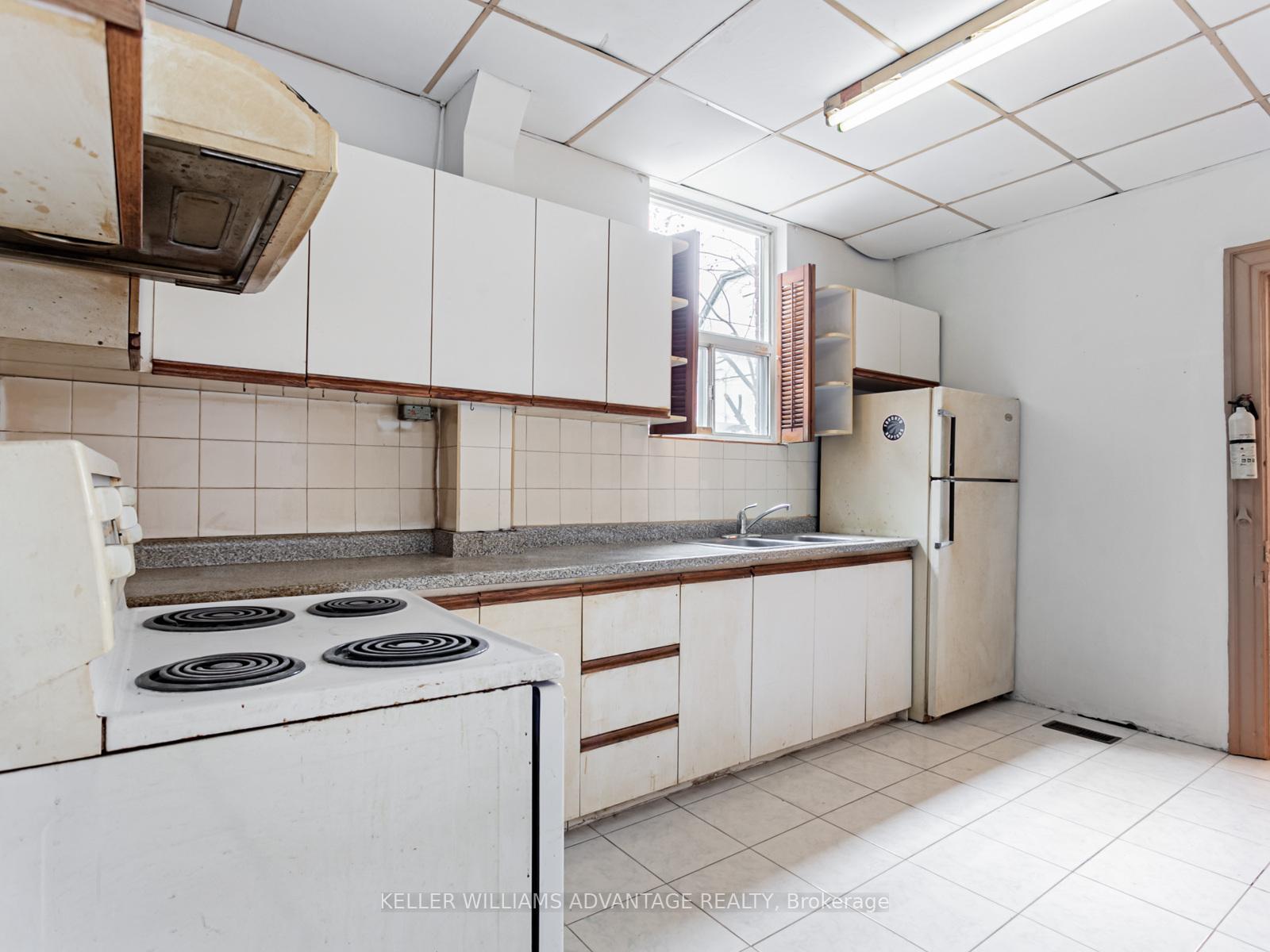 Photo 6 of 1042 Dundas Street E, Toronto, South Riverdale — HOMEH