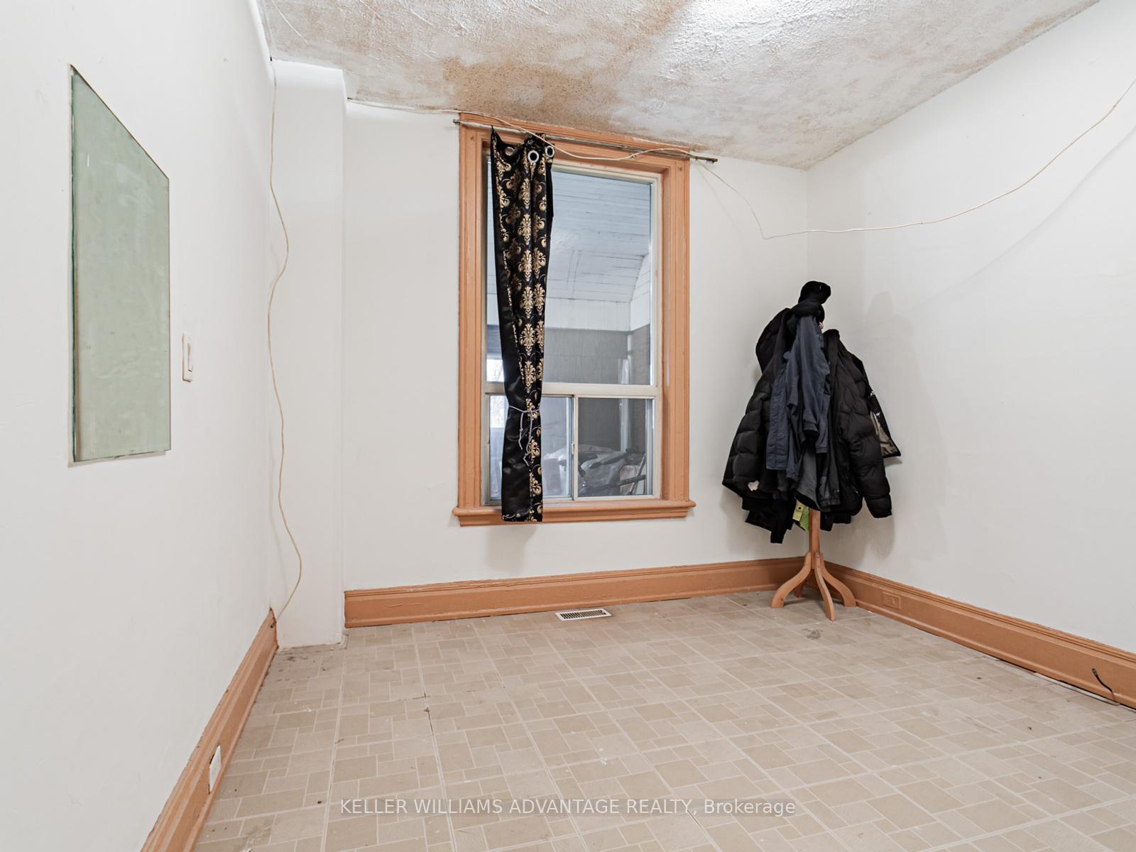 Photo 8 of 1042 Dundas Street E, Toronto, South Riverdale — HOMEH