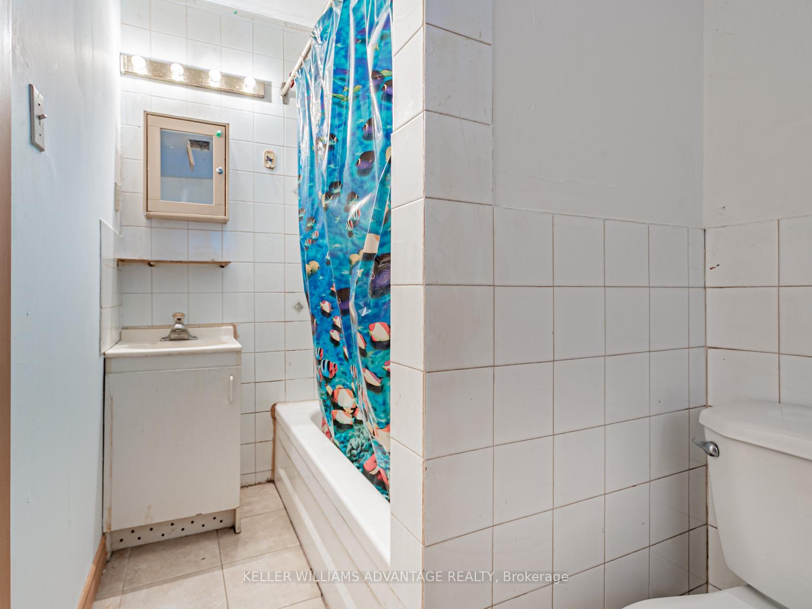 Photo 11 of 1042 Dundas Street E, Toronto, South Riverdale — HOMEH