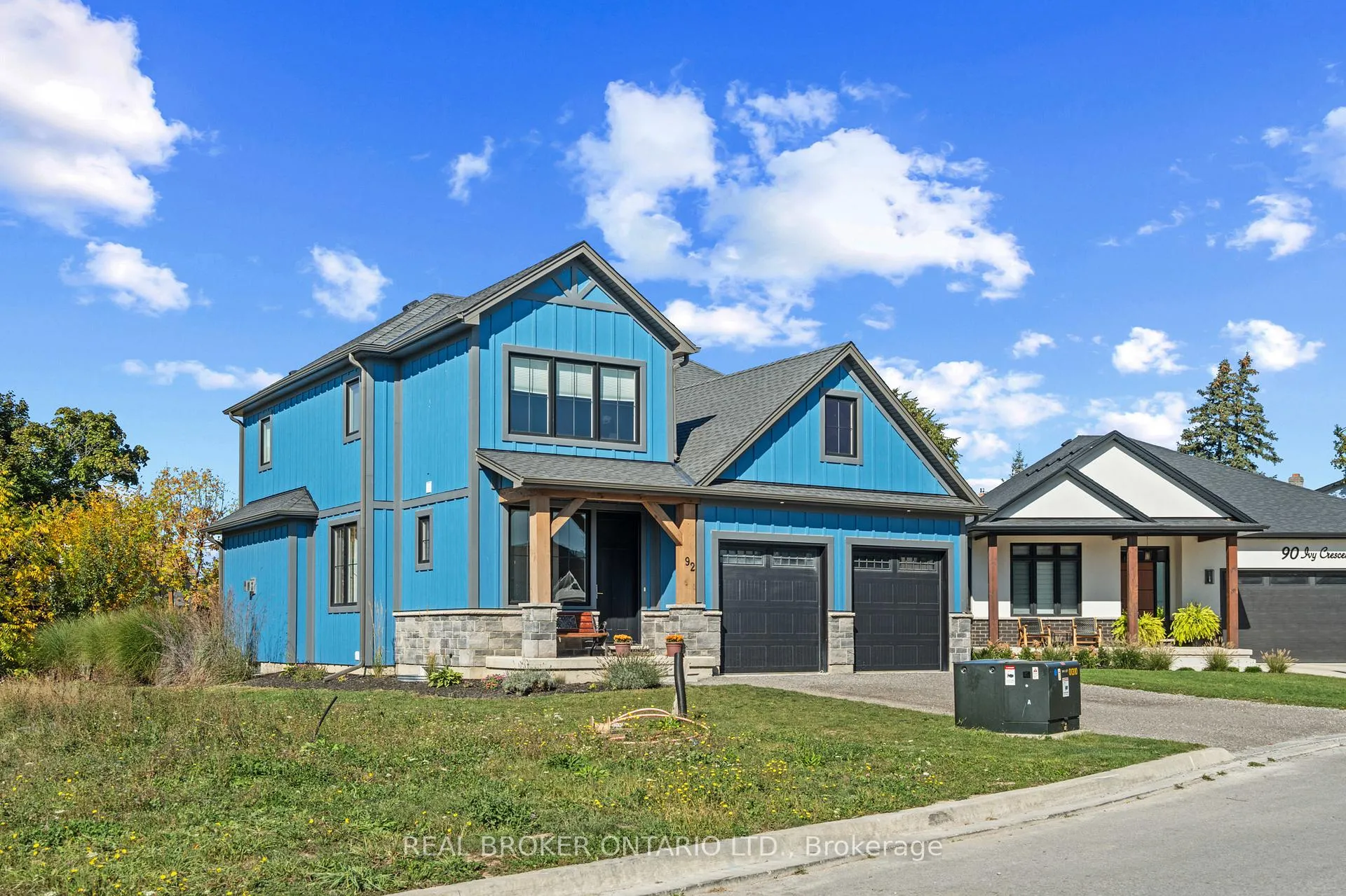 Photo 2 of 92 Ivy Crescent, Thorold, Confederation Heights — HOMEH