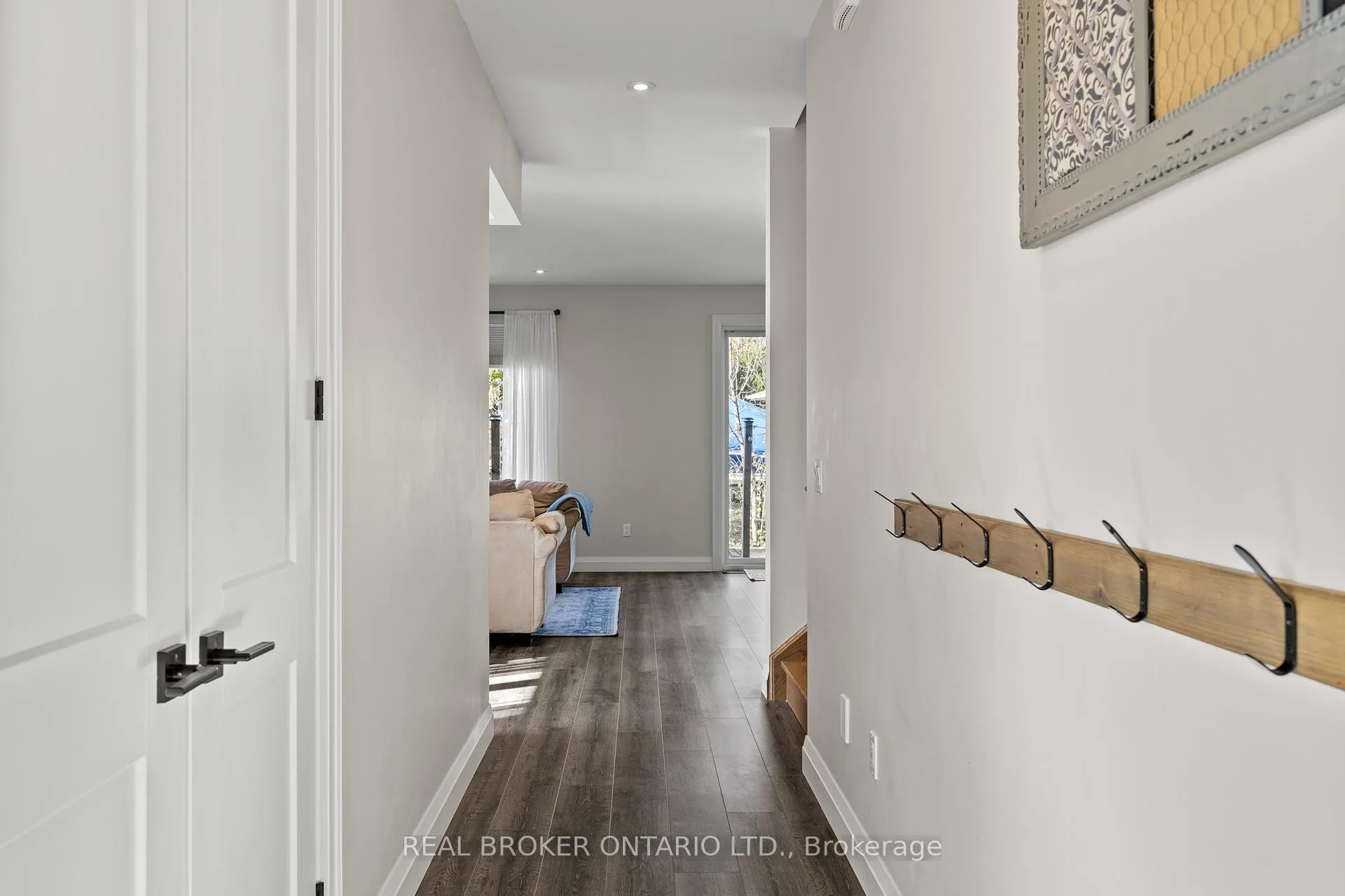 Photo 6 of 92 Ivy Crescent, Thorold, Confederation Heights — HOMEH
