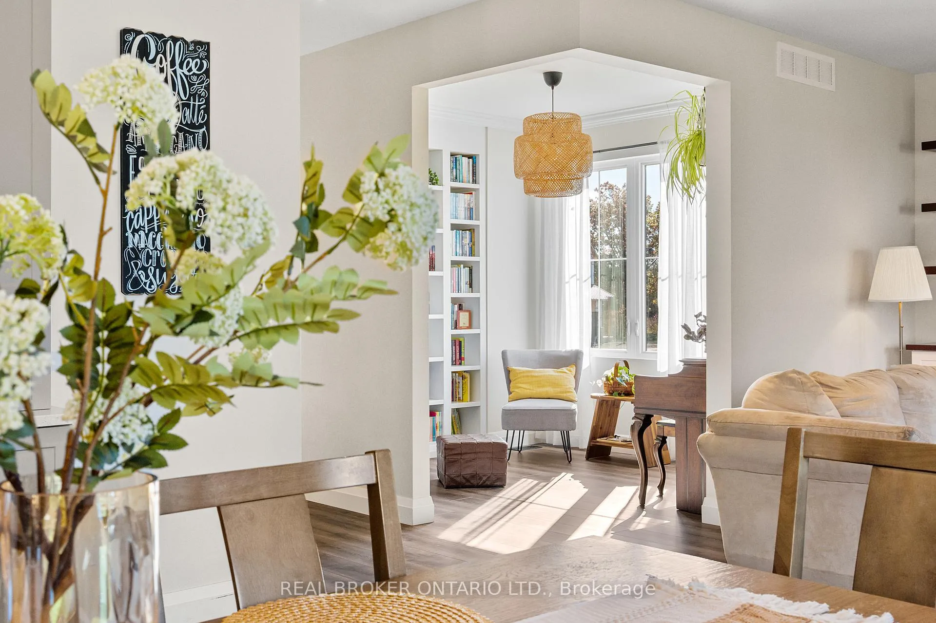 Photo 9 of 92 Ivy Crescent, Thorold, Confederation Heights — HOMEH